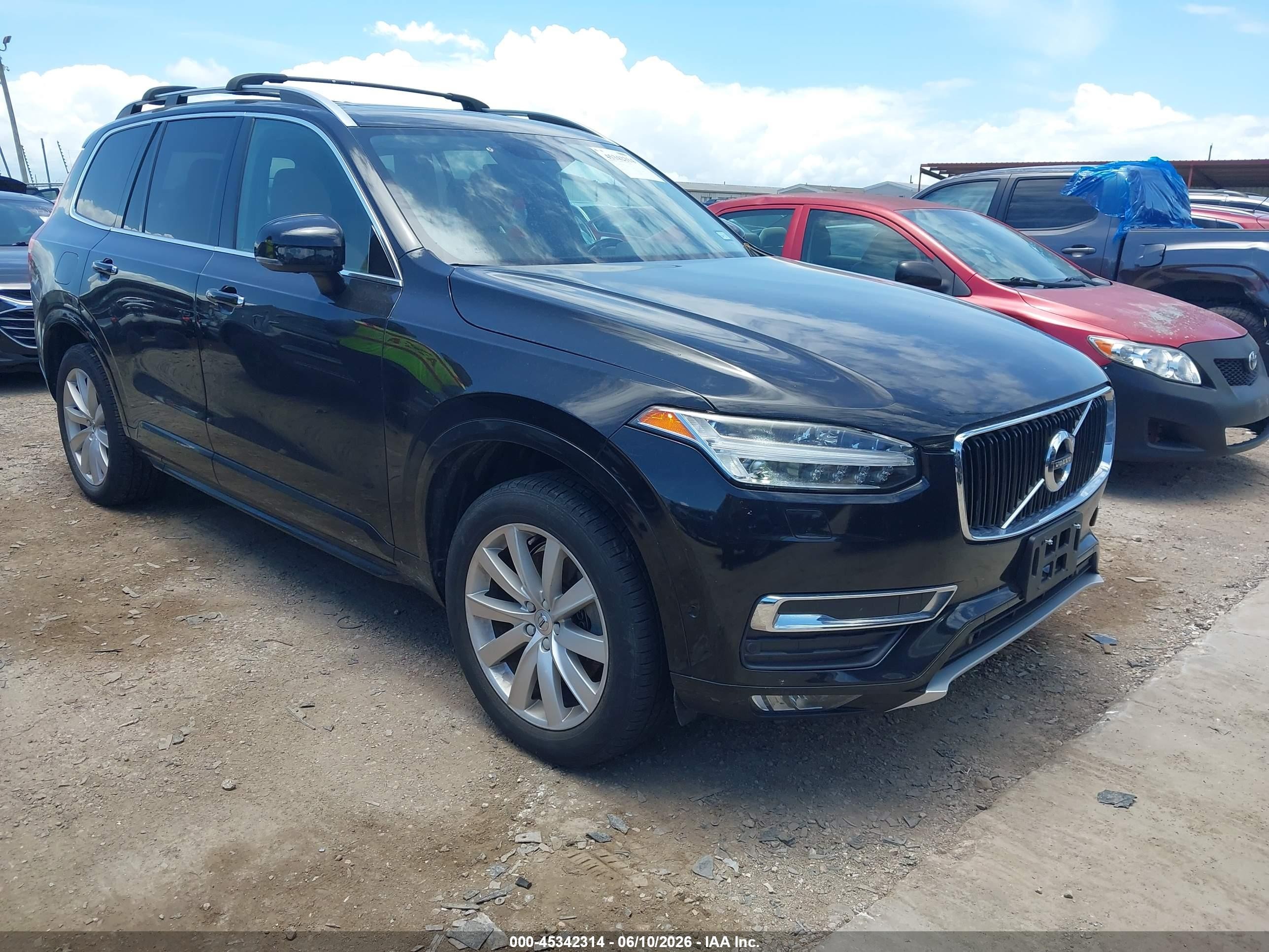 2016 Volvo XC90 T6 Momentum, VIN YV4A22PK4G1075691 — Water / flood