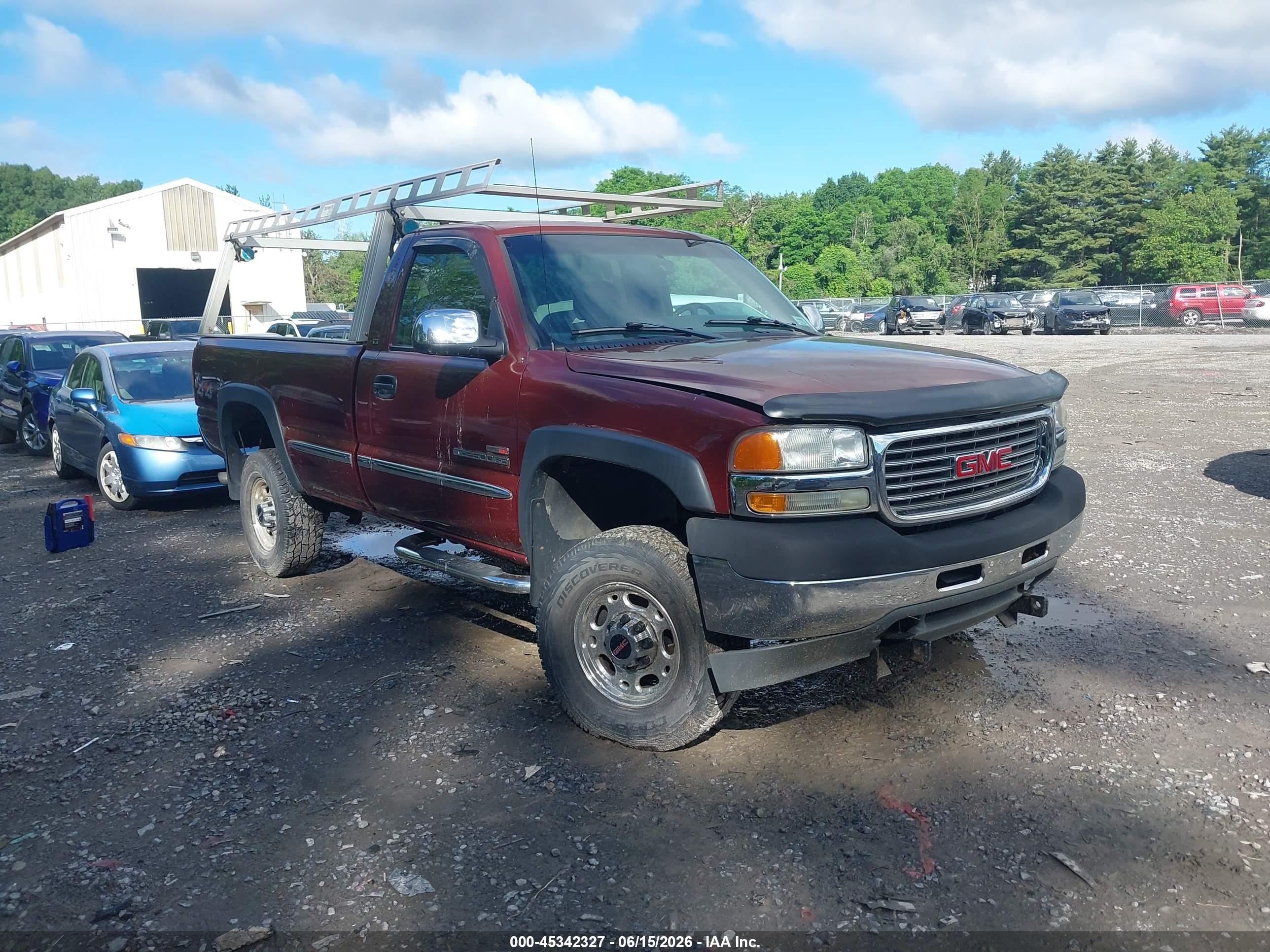 2002 GMC Sierra 2500HD, VIN 1GTHK24112E202301 — Normal wear