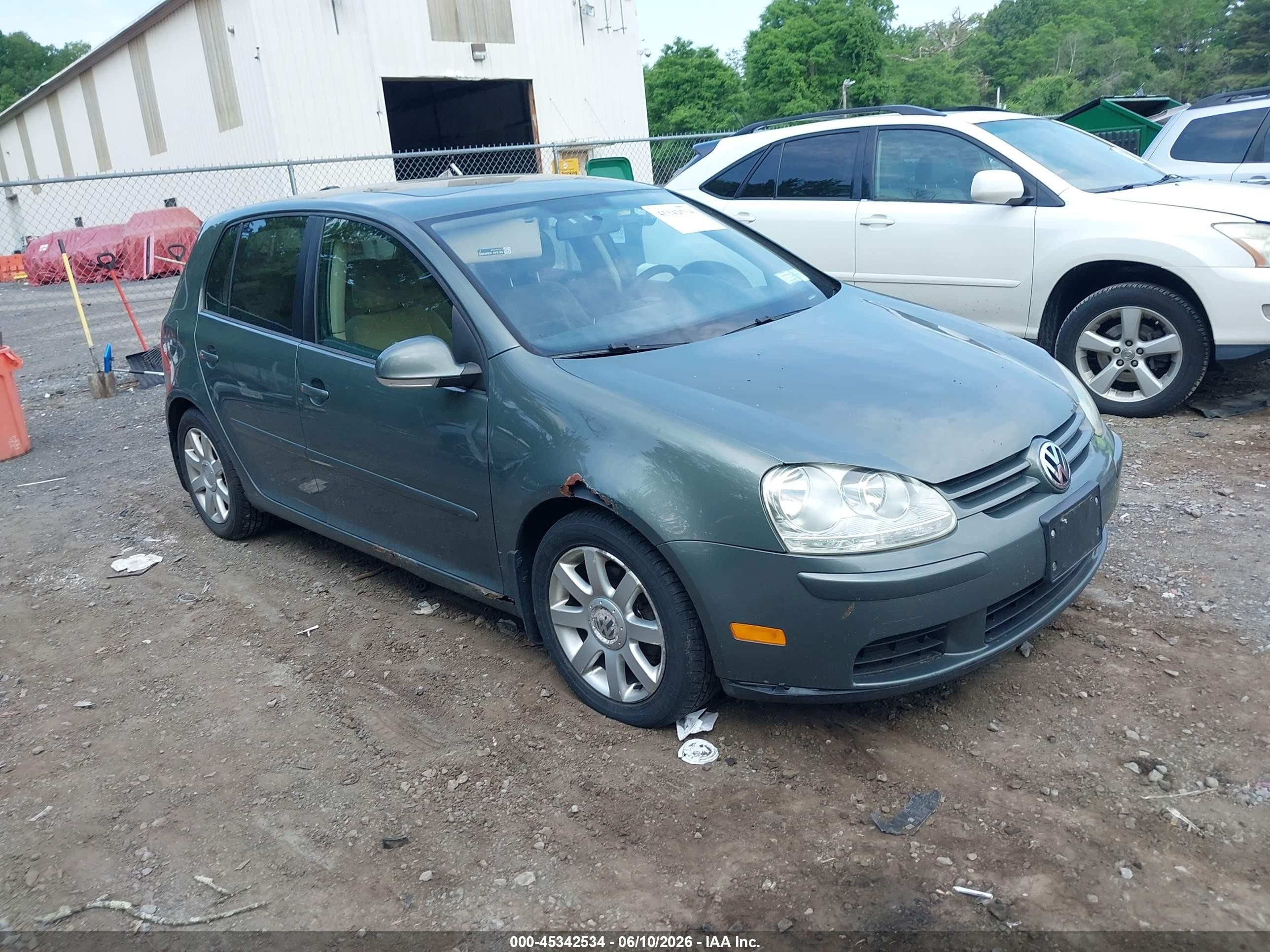 2006 Volkswagen Rabbit, VIN WVWDR71KX6W201880 — Normal wear