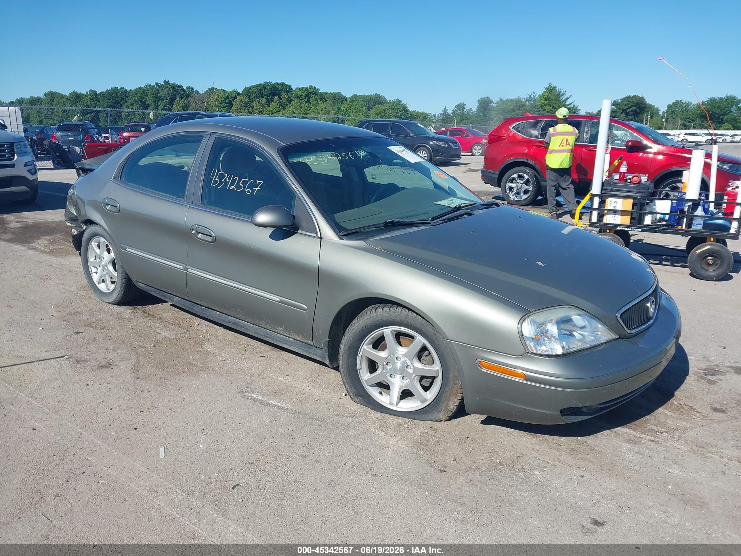 2002 Mercury Sable GS, VIN 1MEFM50U82A642301 — Rear end