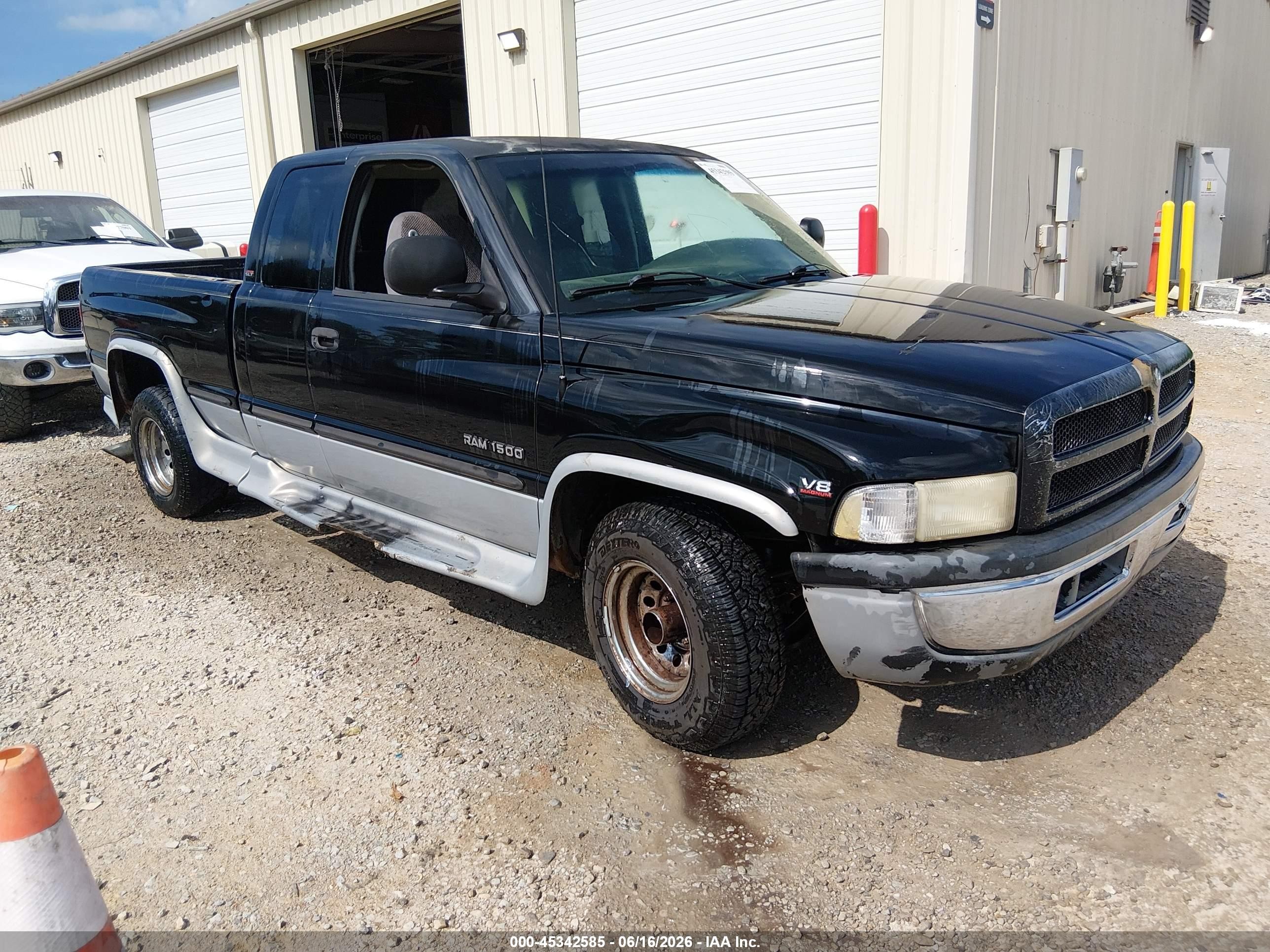 1998 Dodge 1500, VIN 1B7HC13Y3WJ234279 — Normal wear