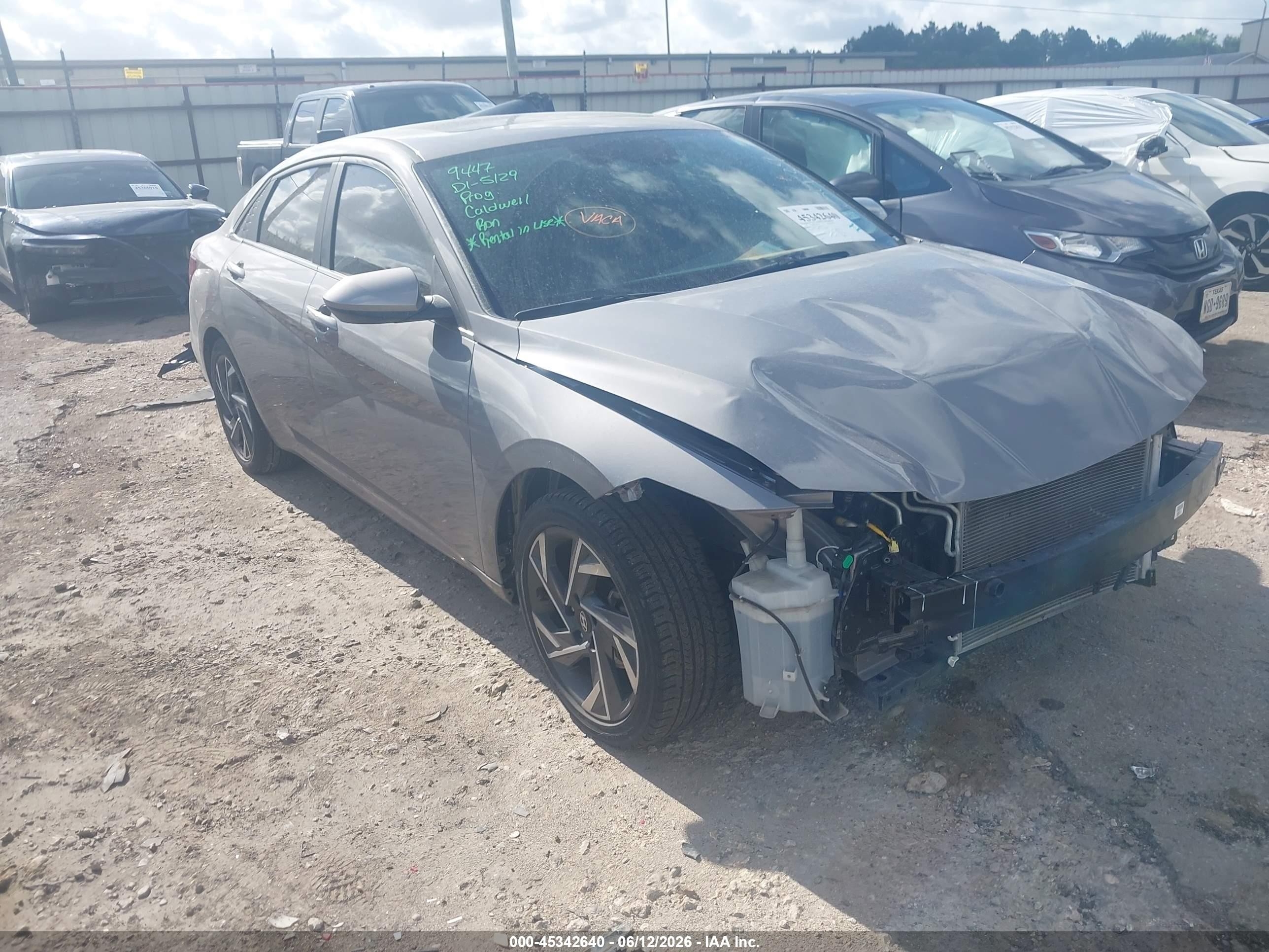 2024 Hyundai Elantra SEL, VIN KMHLS4DG0RU820439 — Front end