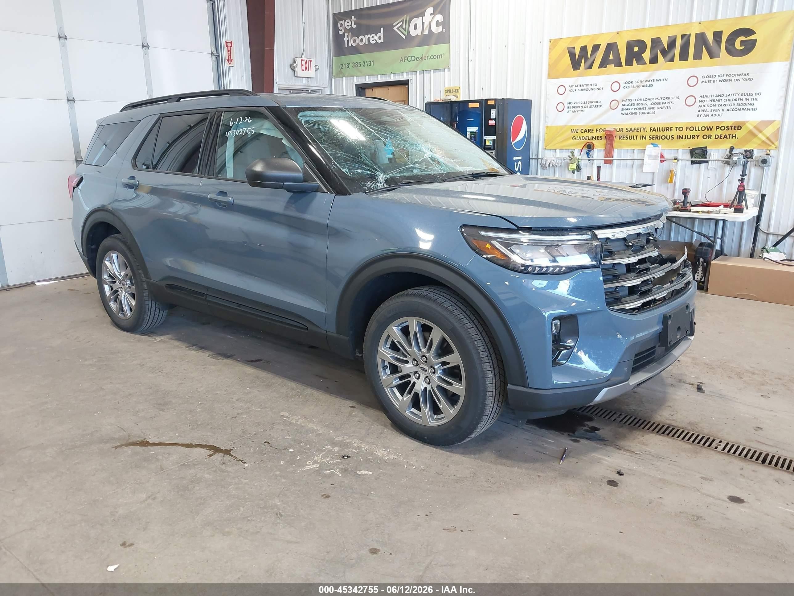2026 Ford Explorer Active w/100A Pkg, VIN 1FMUK8DH1TGA47264 — Перед