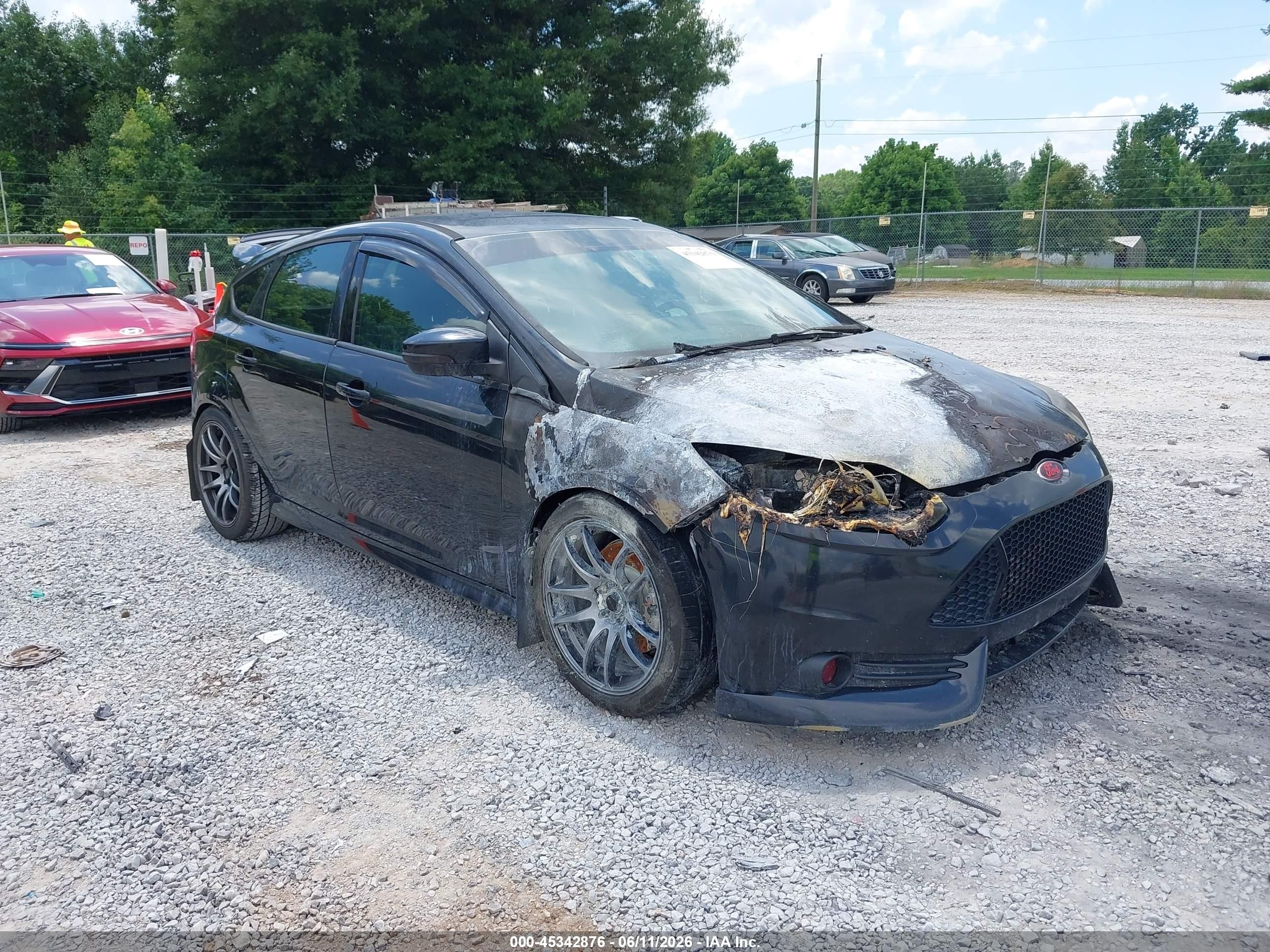 2013 Ford Focus ST, VIN 1FADP3L93DL294660 — Engine fire