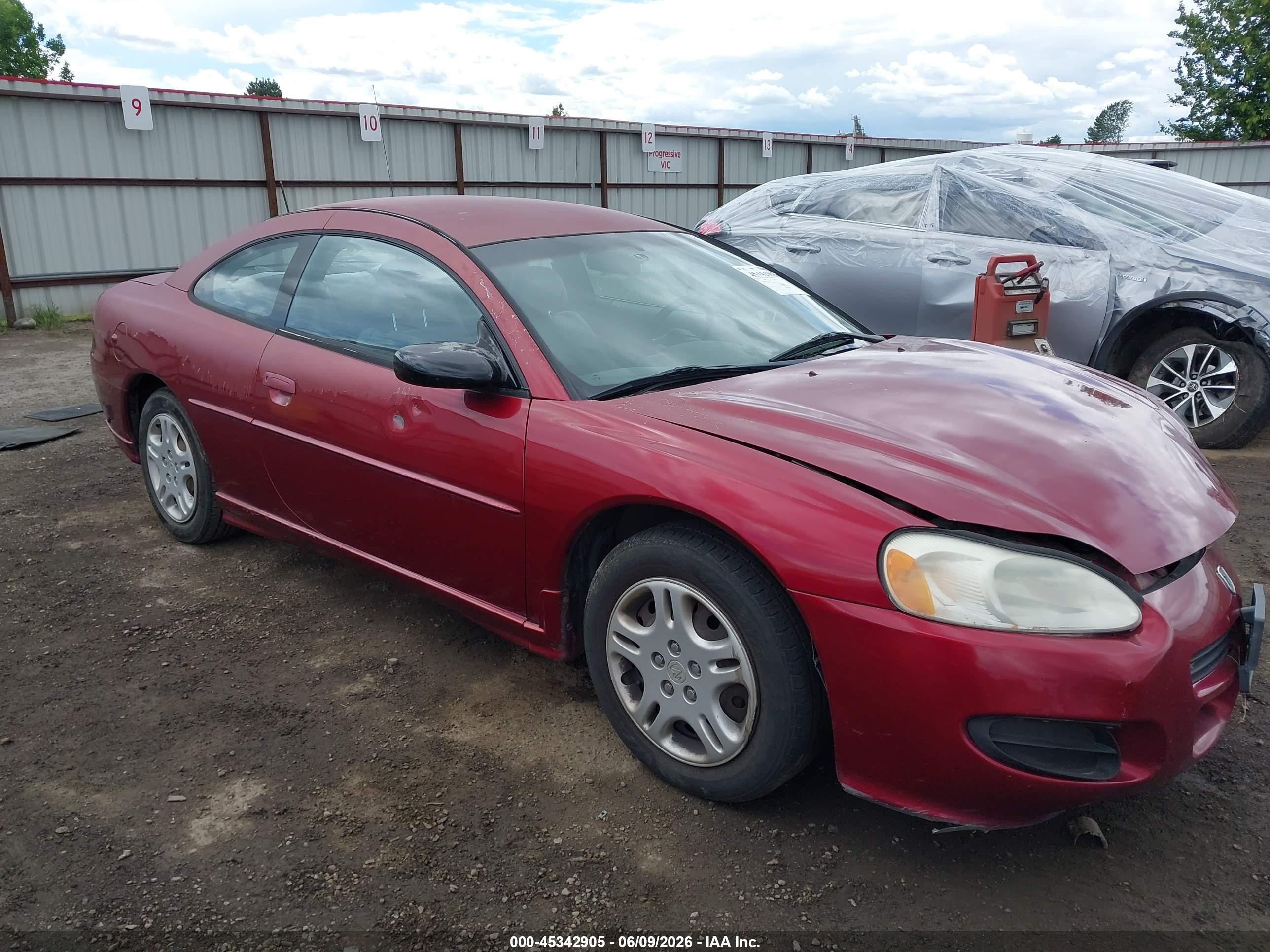 2002 Dodge Stratus SE, VIN 4B3AG42H02E145149 — Front end