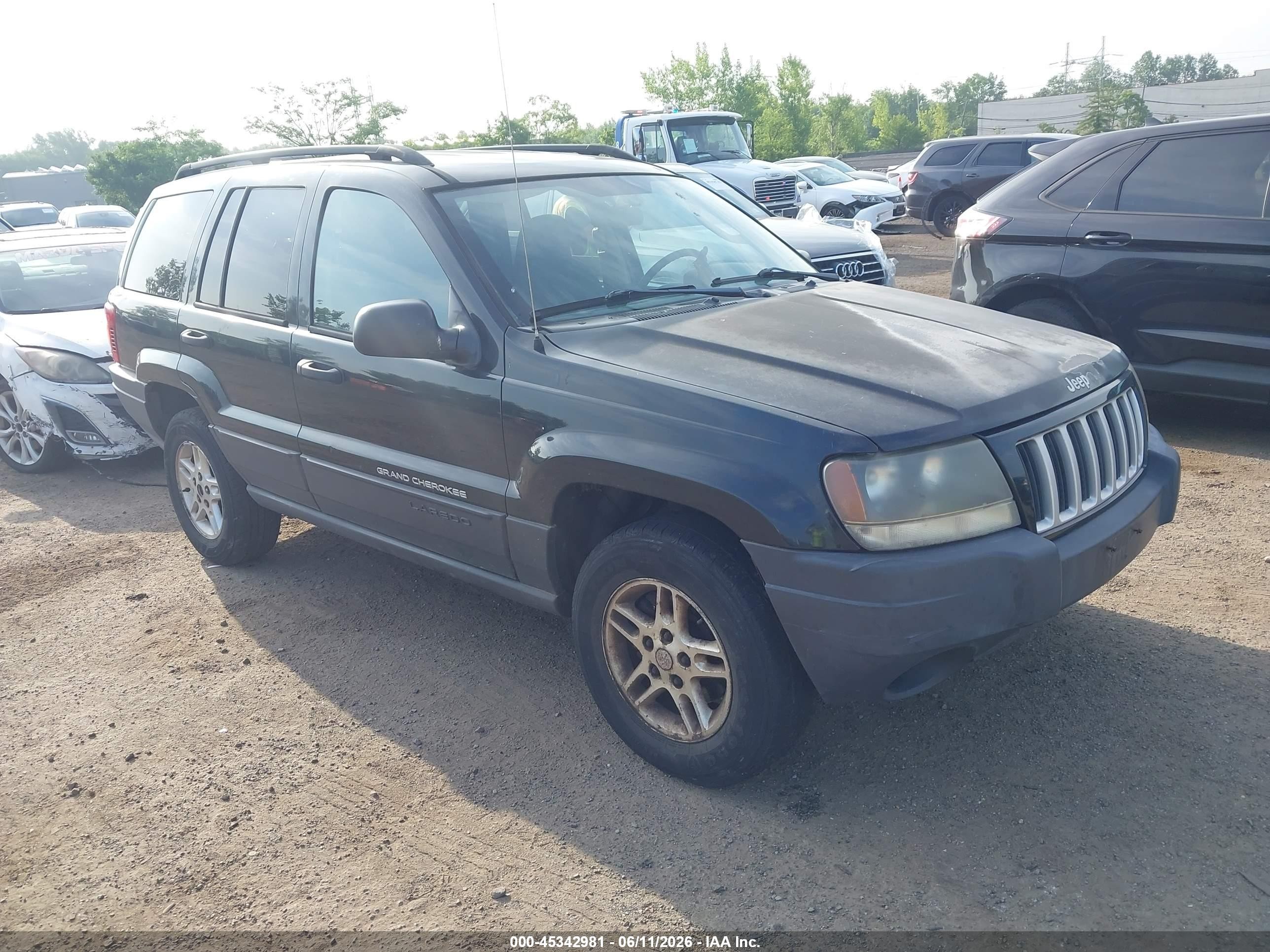 2004 Jeep Grand Cherokee Laredo, VIN 1J4GW48S74C319470 — Normal wear