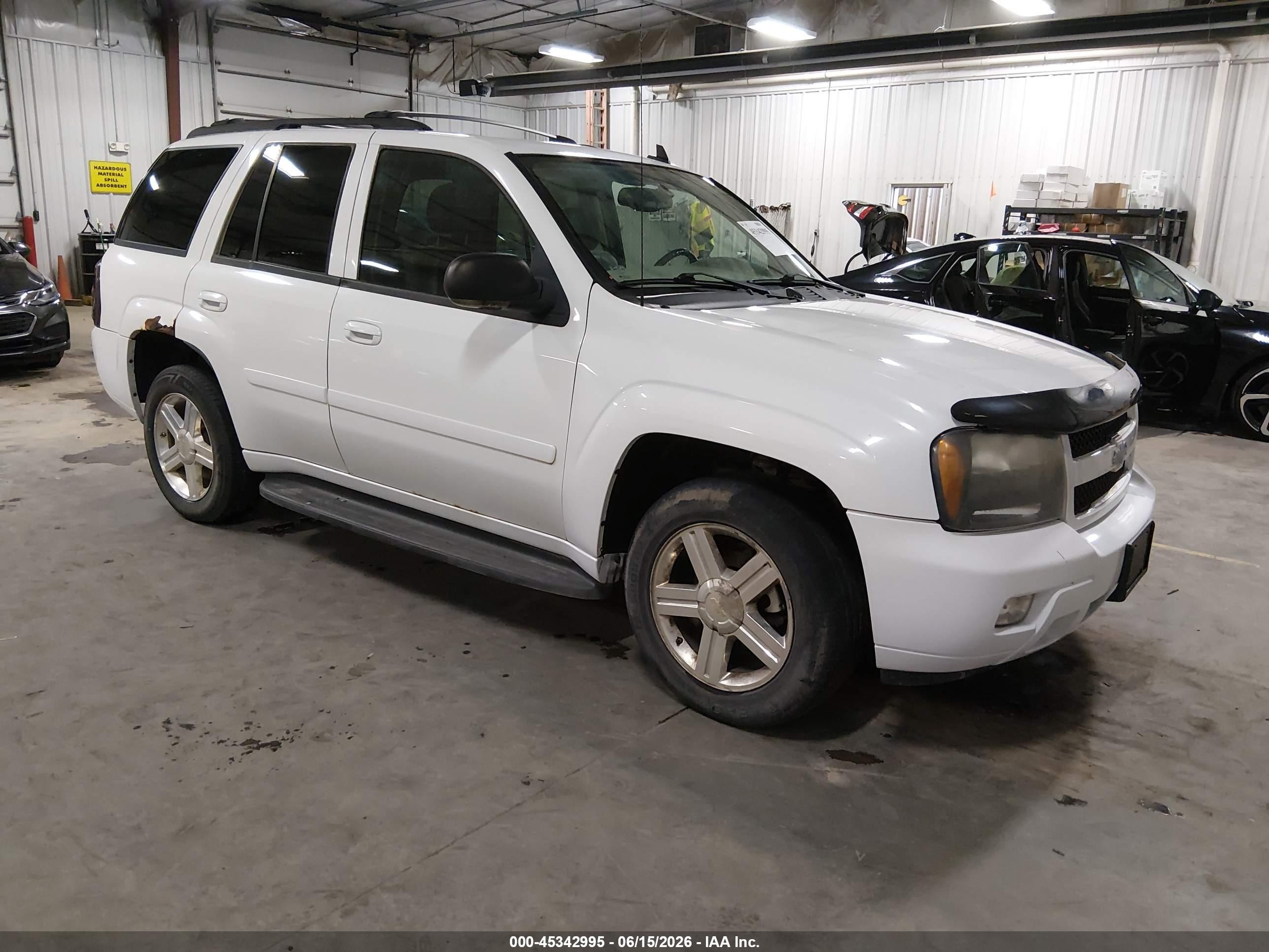 2008 Chevrolet TrailBlazer 3LT, VIN 1GNDT13S282107800 — Undercarriage