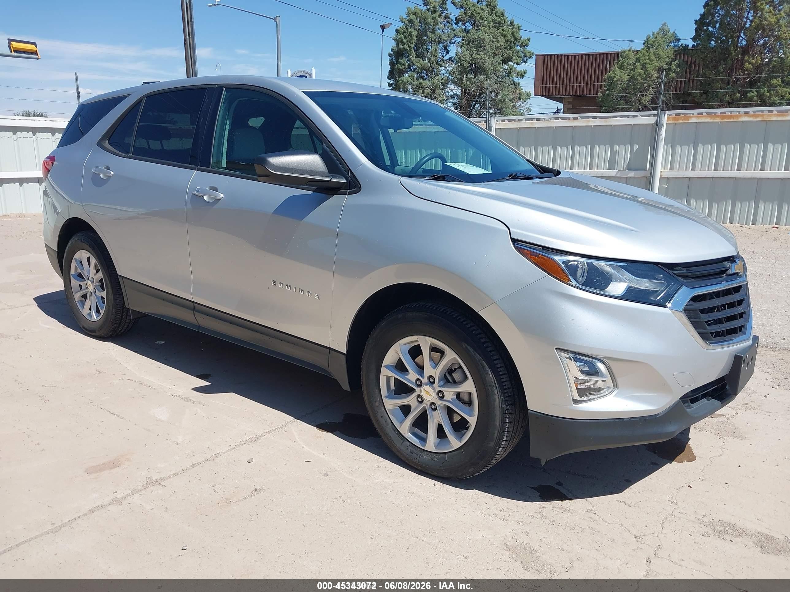 2018 Chevrolet Equinox LS, VIN 2GNAXREV4J6321404 — Normal wear