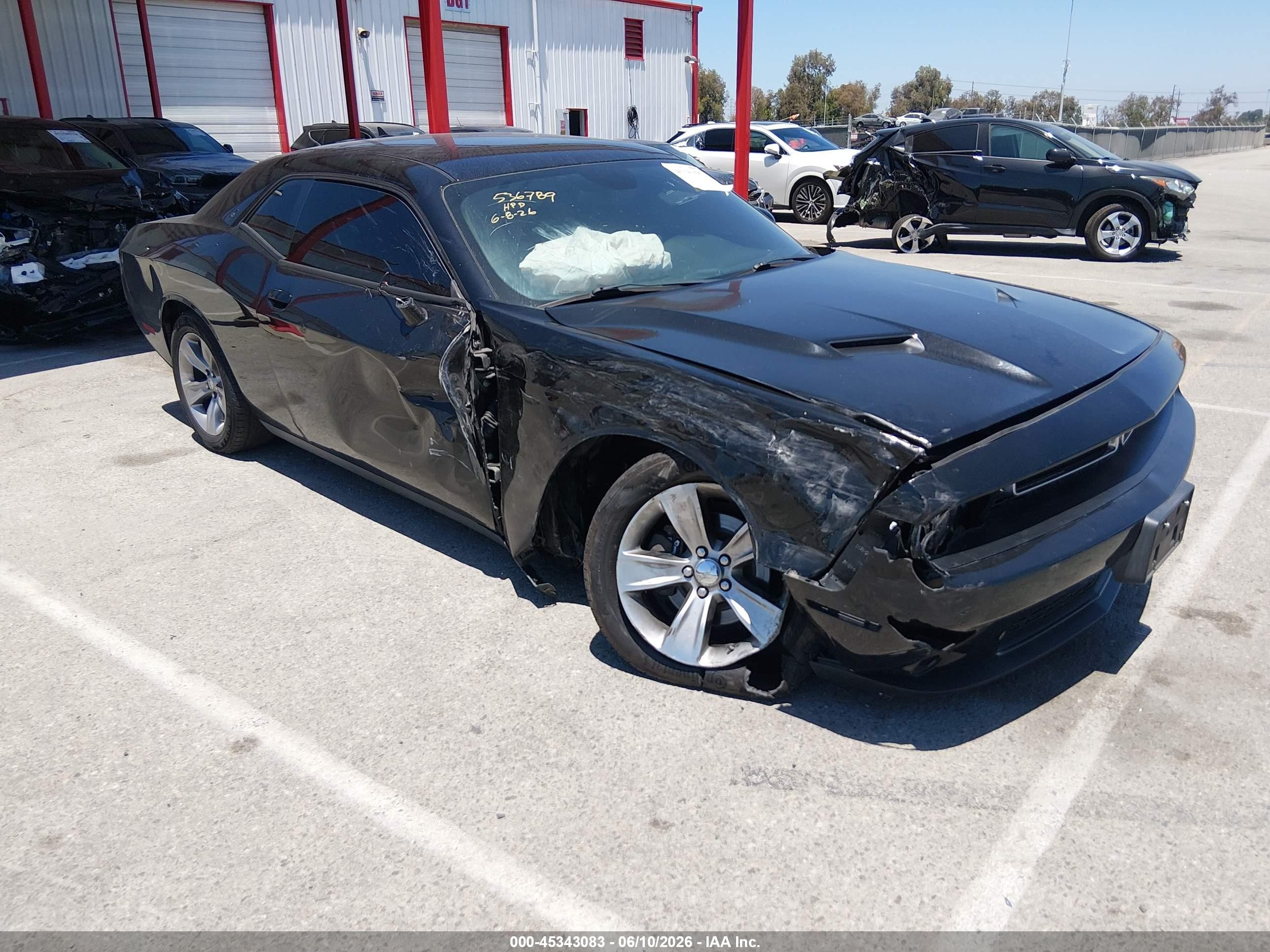 2015 Dodge Challenger SXT, VIN 2C3CDZAG2FH910694 — Front end