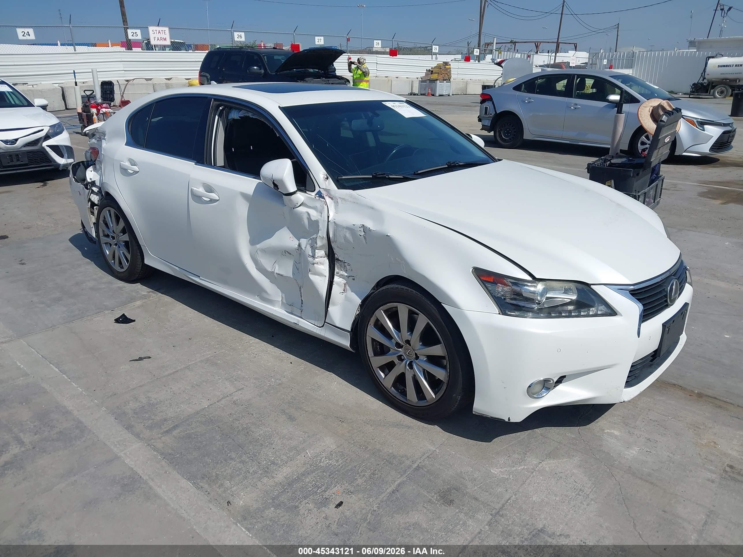 2014 Lexus GS 350, VIN JTHBE1BL7E5043976 — Side