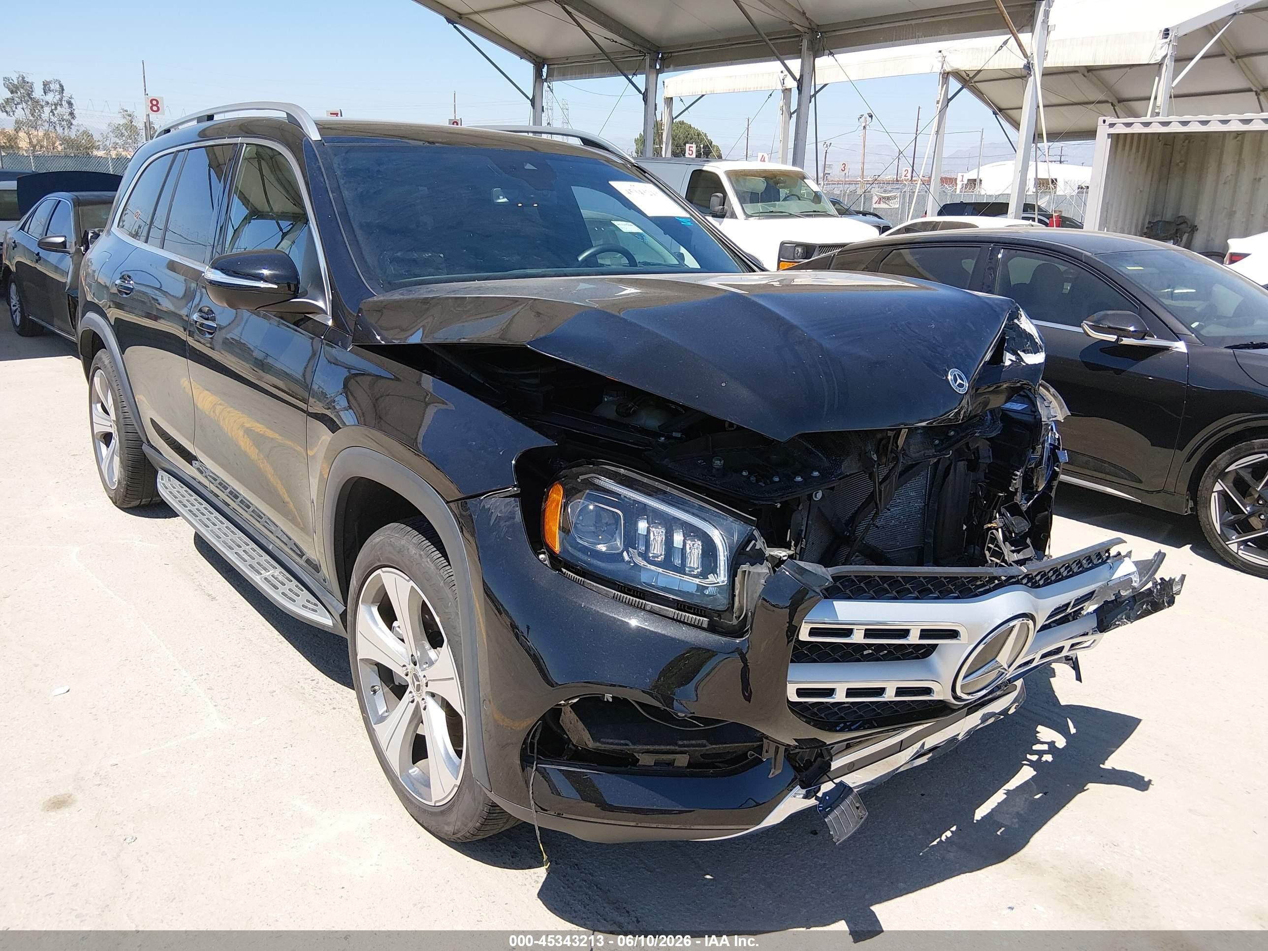 2022 Mercedes-Benz GLS 450, VIN 4JGFF5KE5NA708711 — Front end