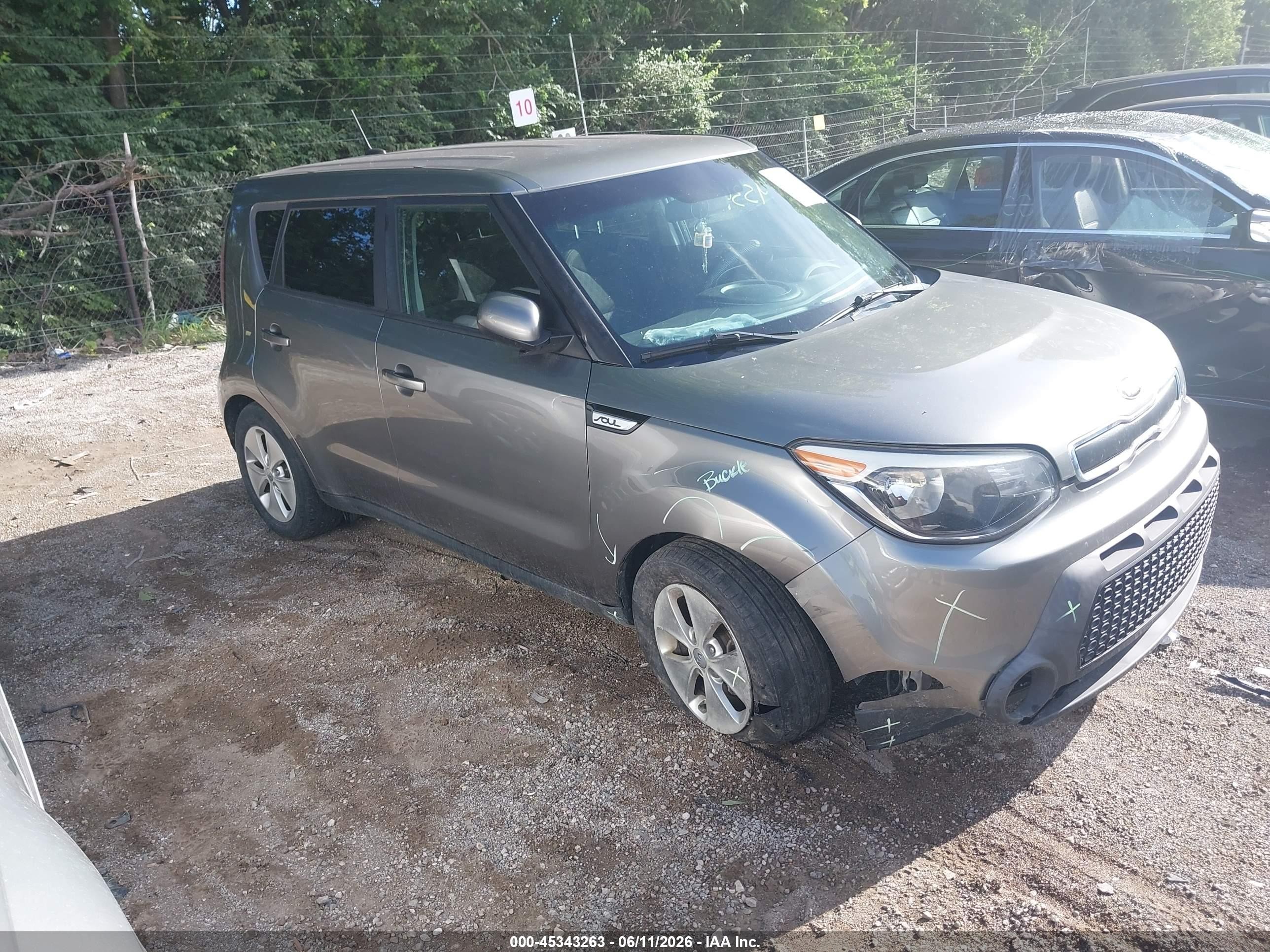 2016 Kia Soul, VIN KNDJN2A28G7256938 — Front end