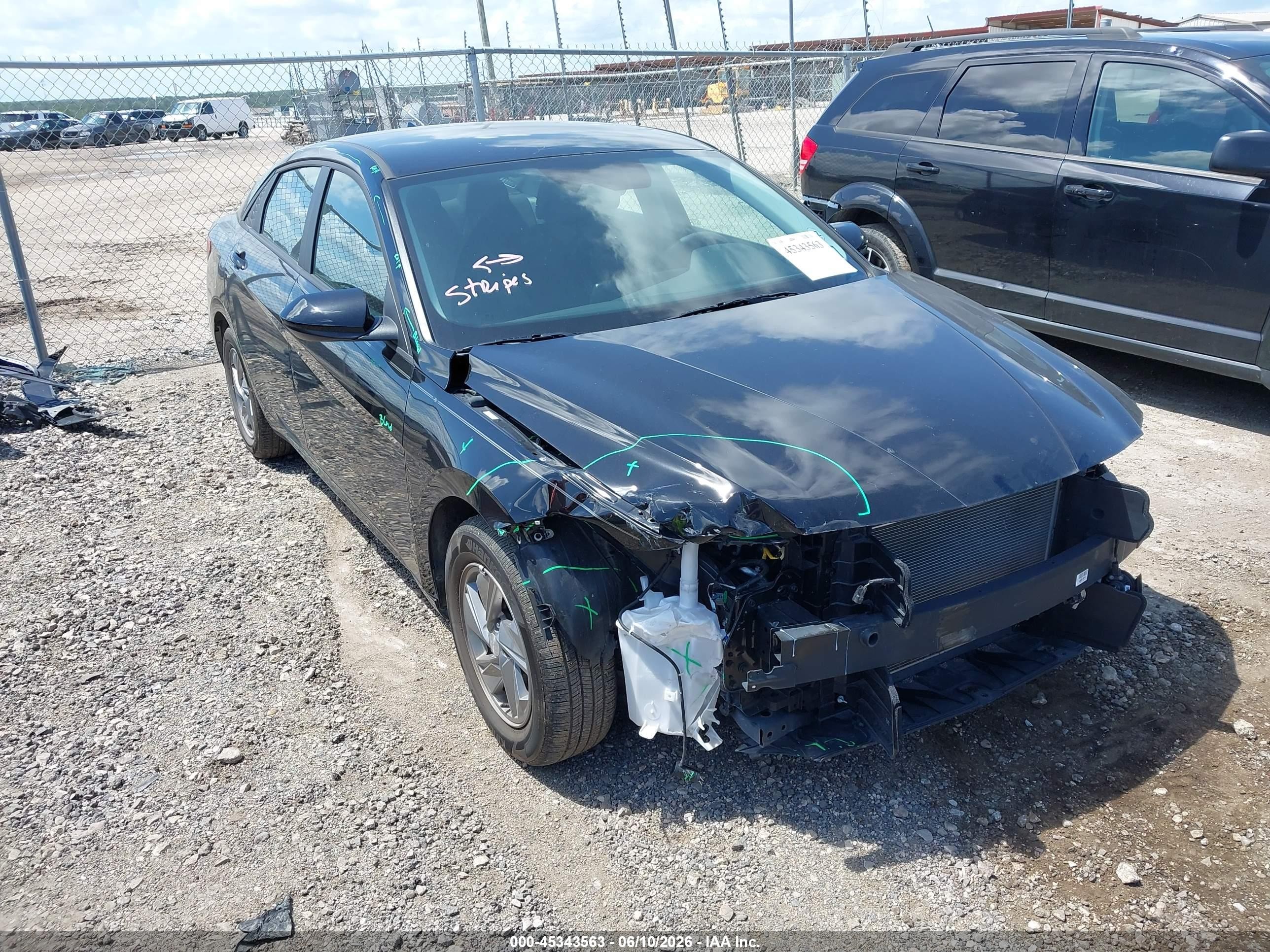 2025 Hyundai Elantra SE, VIN KMHLL4DG2SU902952 — Перед