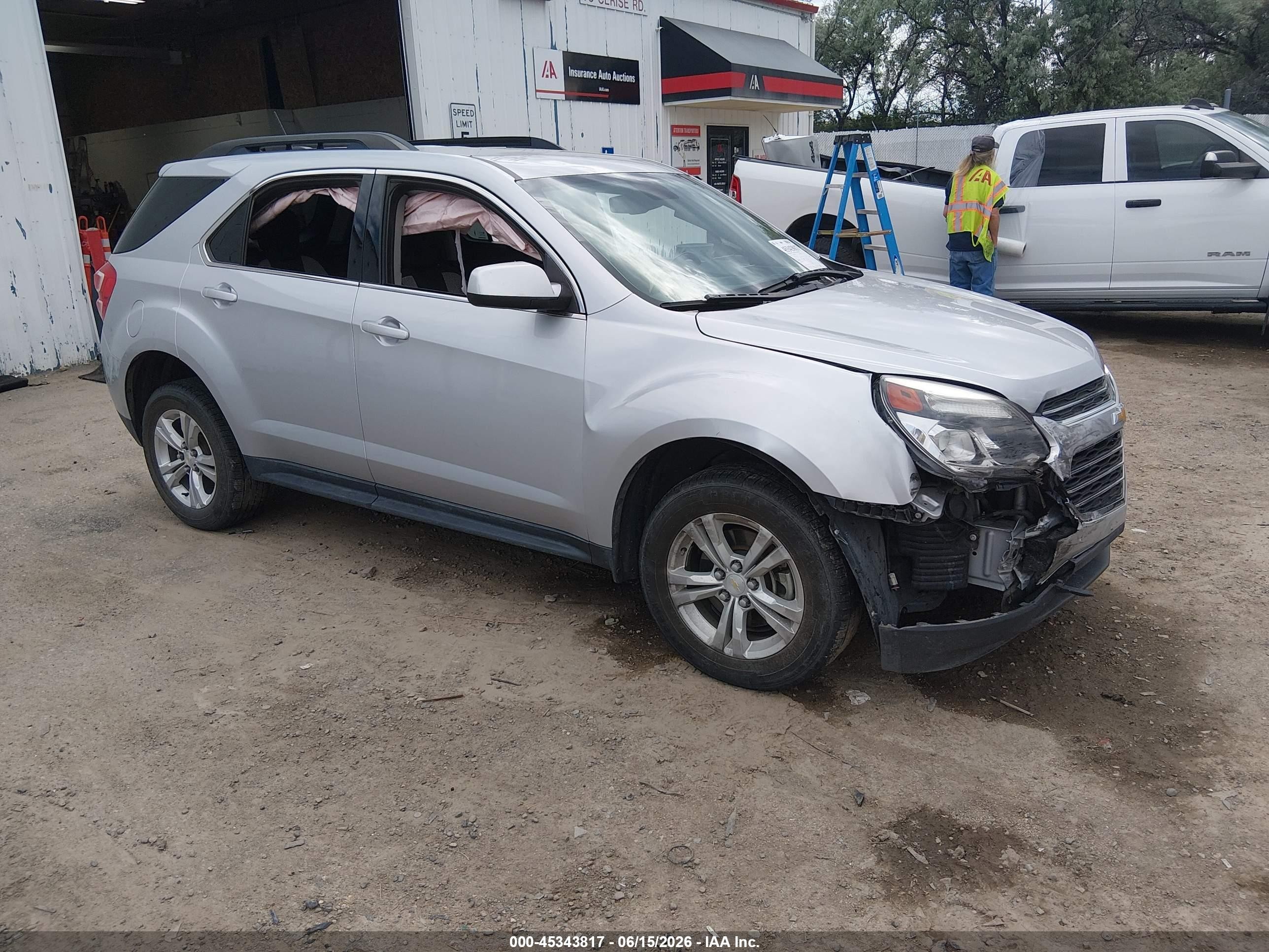 2016 Chevrolet Equinox LT, VIN 2GNFLFEK1G6129453 — Front end