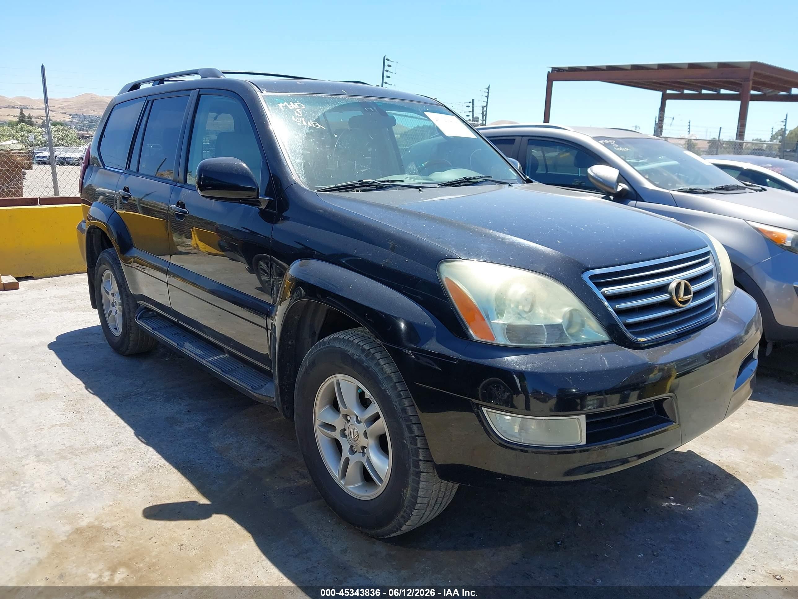 2003 Lexus GX 470, VIN JTJBT20X430005289 — Rear end