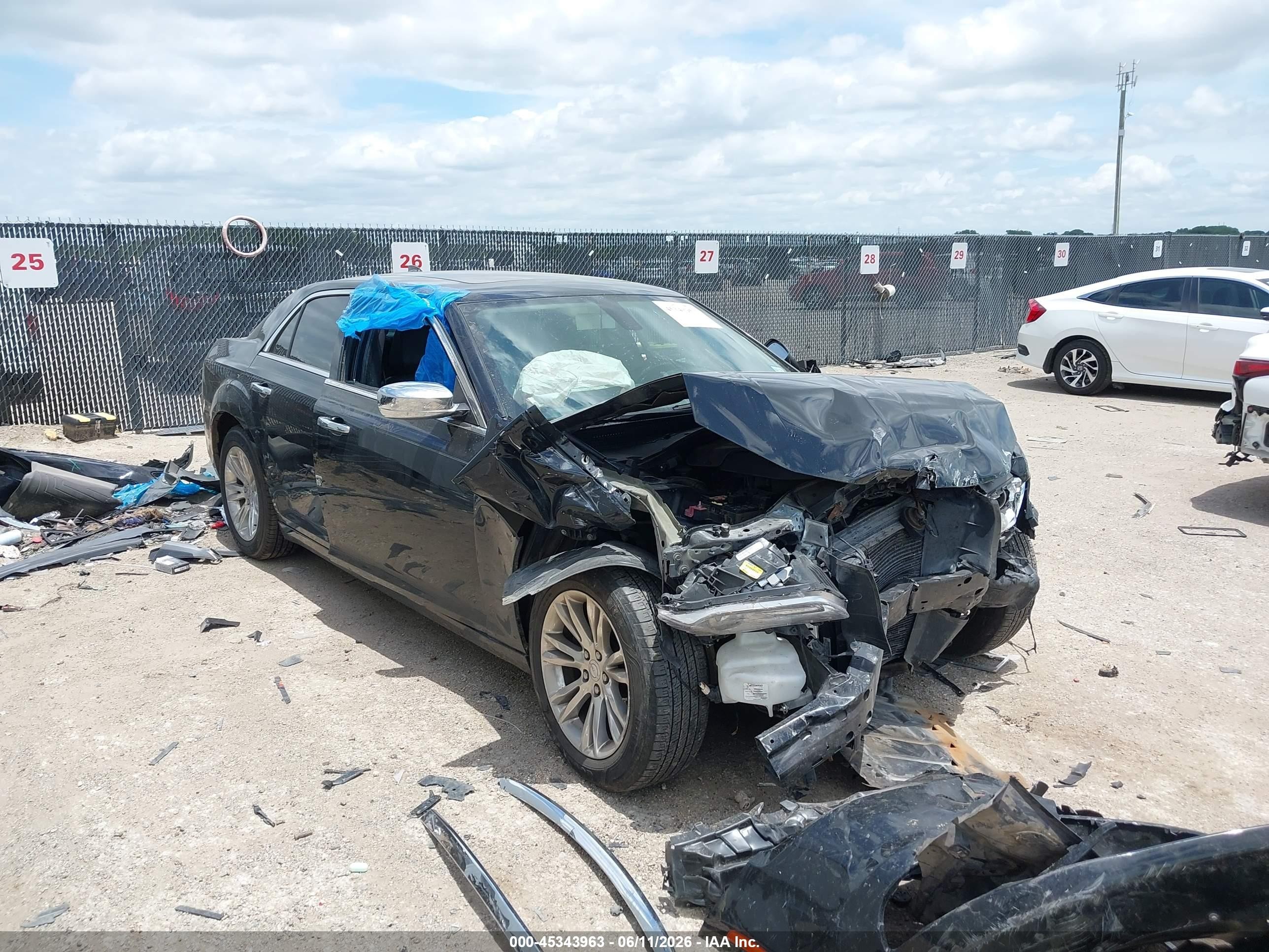 2016 Chrysler 300 C, VIN 2C3CCAEG0GH320414 — All over