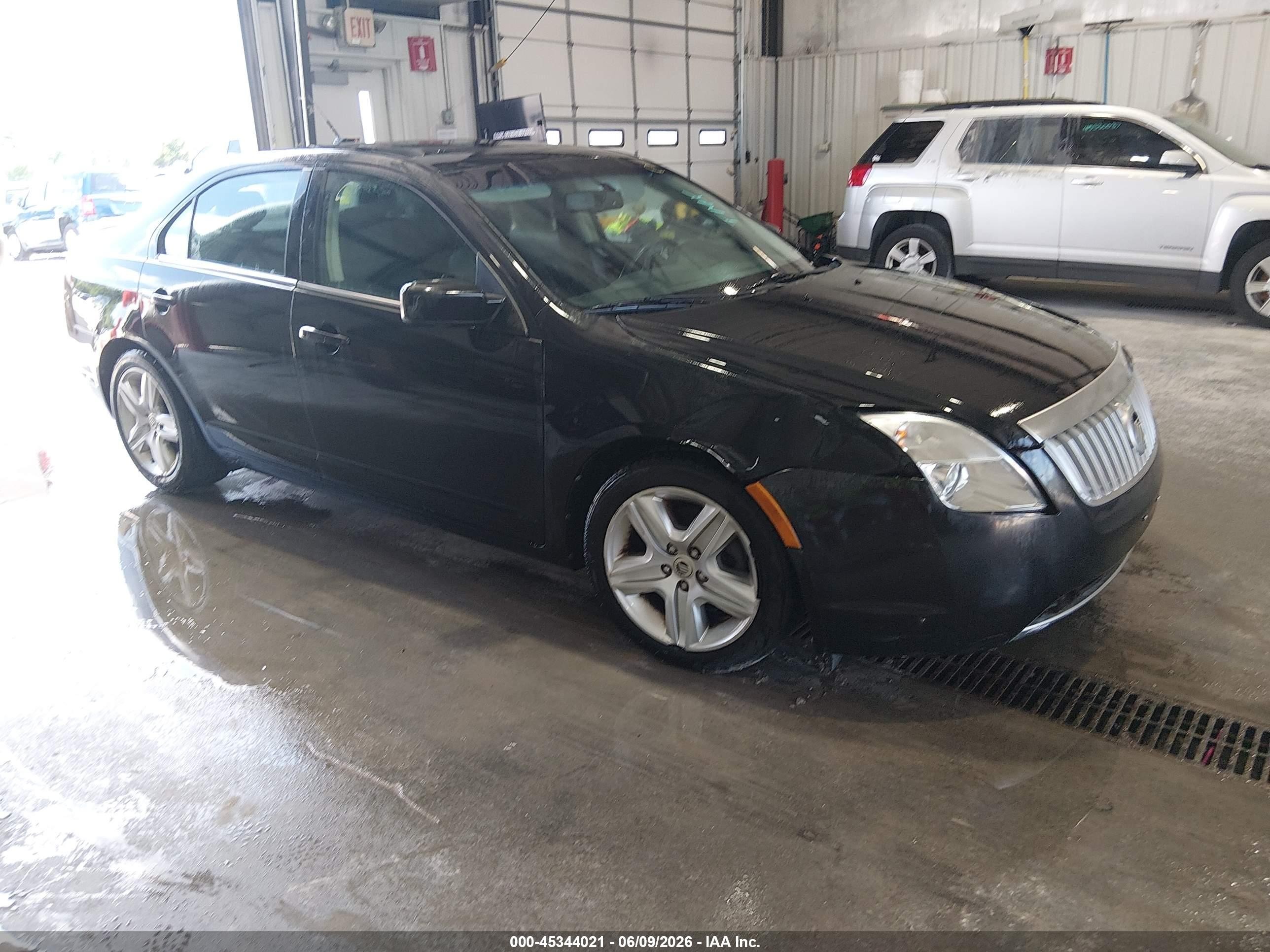 2011 Mercury Milan, VIN 3MEHM0HA3BR600632 — Front end
