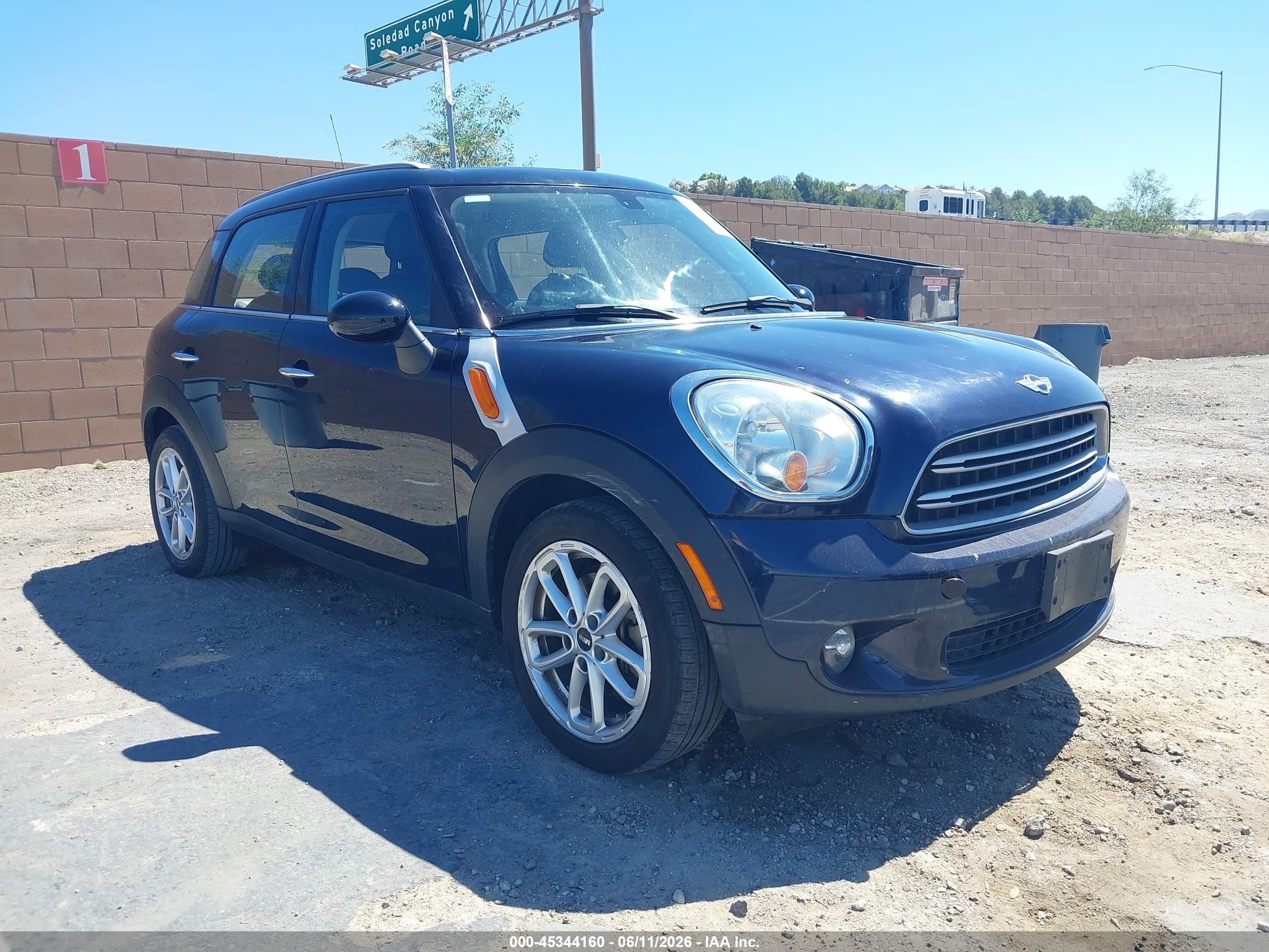 2015 MINI Countryman, VIN WMWZB3C55FWR44941 — Normal wear