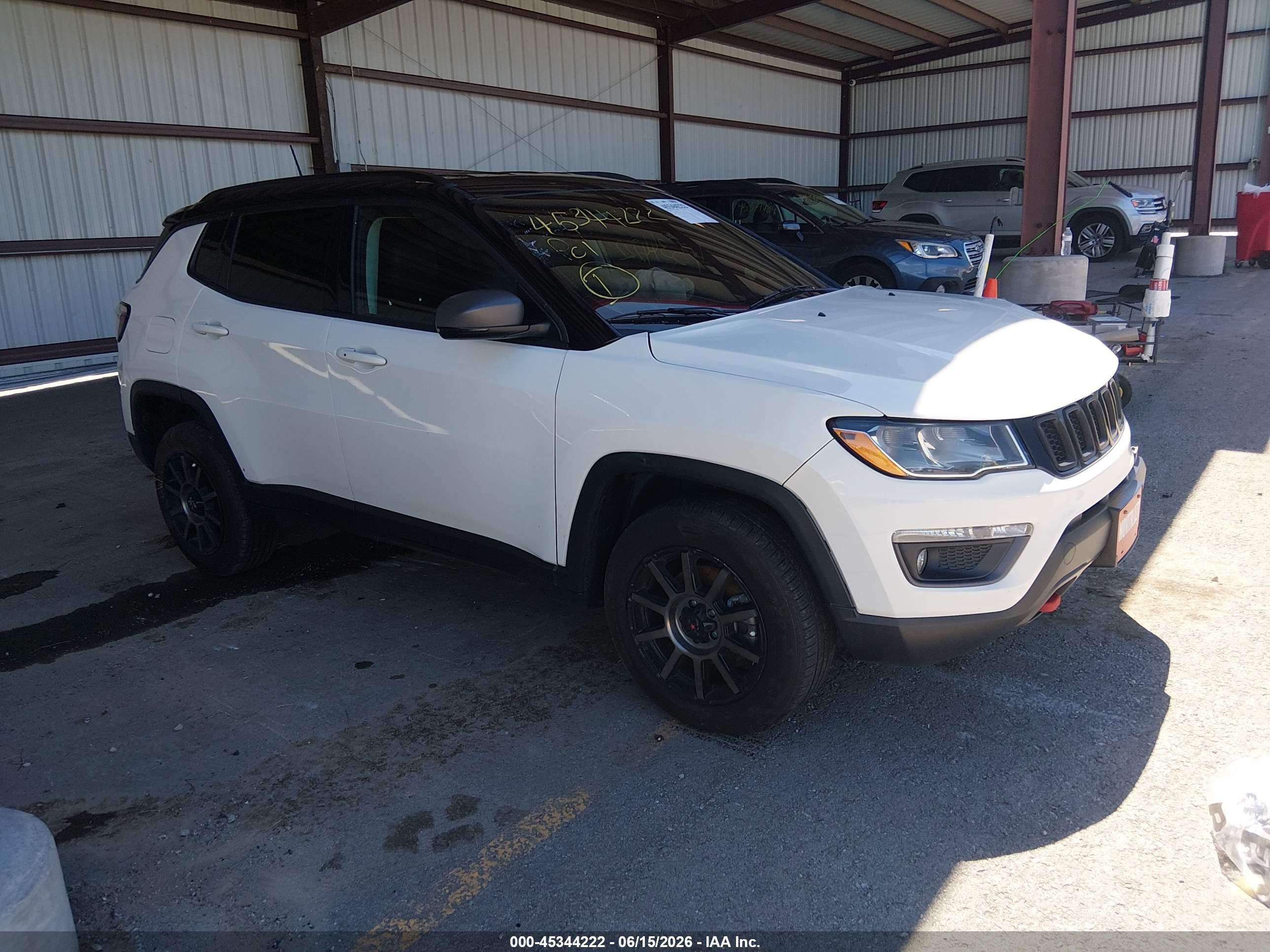 2019 Jeep Compass Trailhawk, VIN 3C4NJDDB3KT651098 — Перед