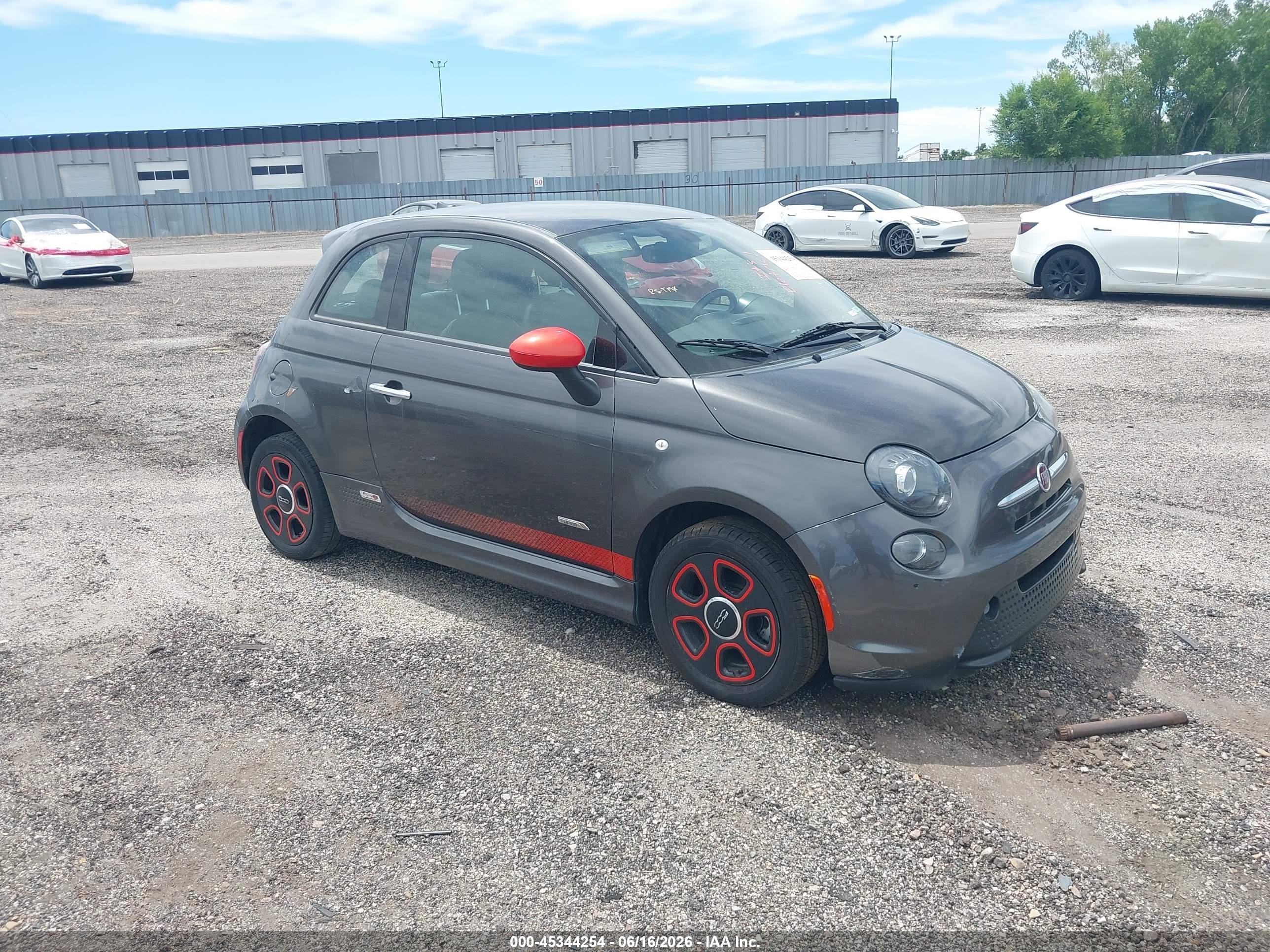 2017 FIAT 500e, VIN 3C3CFFGE1HT508822 — All over