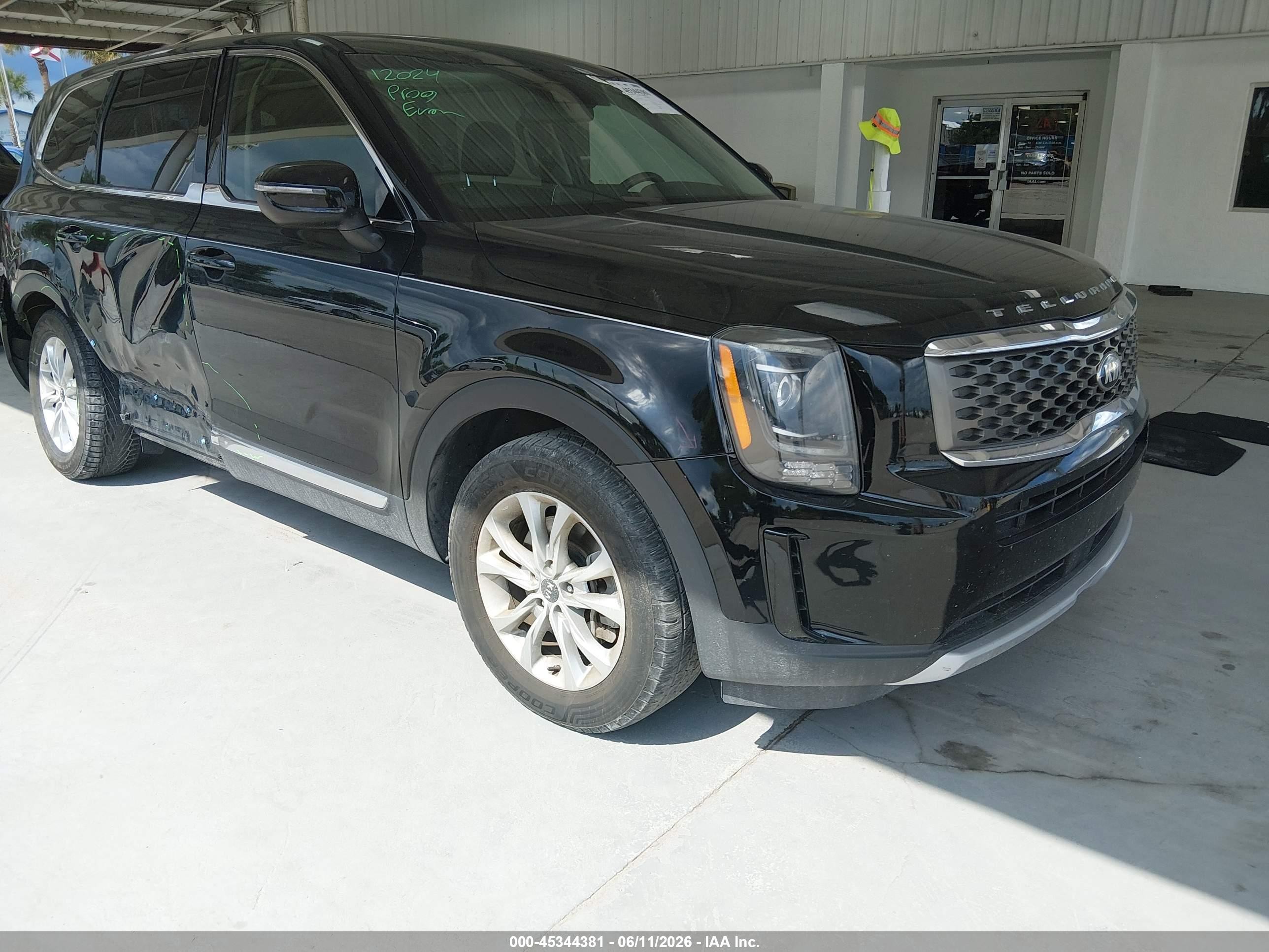 2021 Kia Telluride LX, VIN 5XYP24HC1MG122302 — Rear end