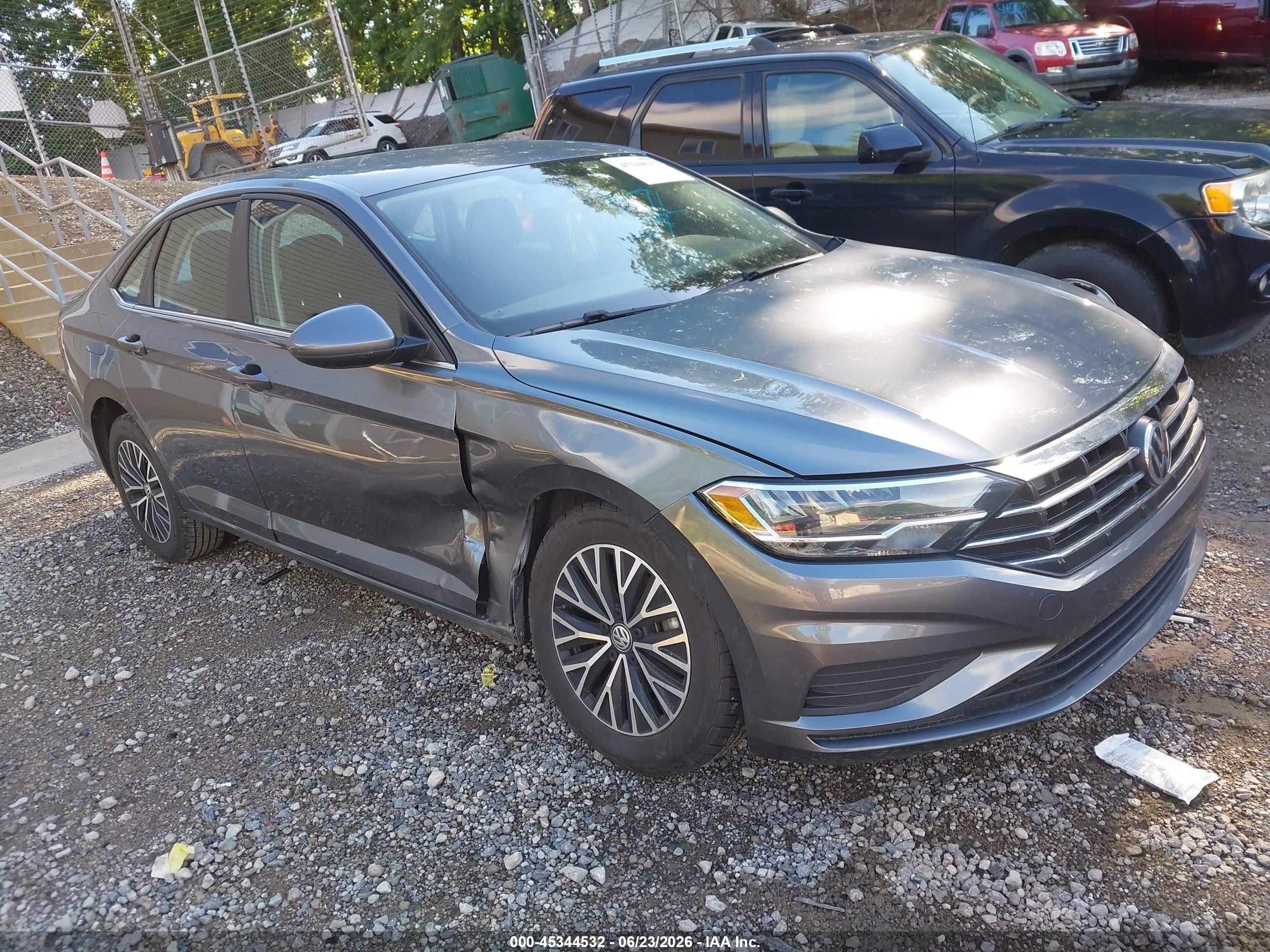 2021 Volkswagen Jetta S, VIN 3VWC57BU8MM096239 — Front end