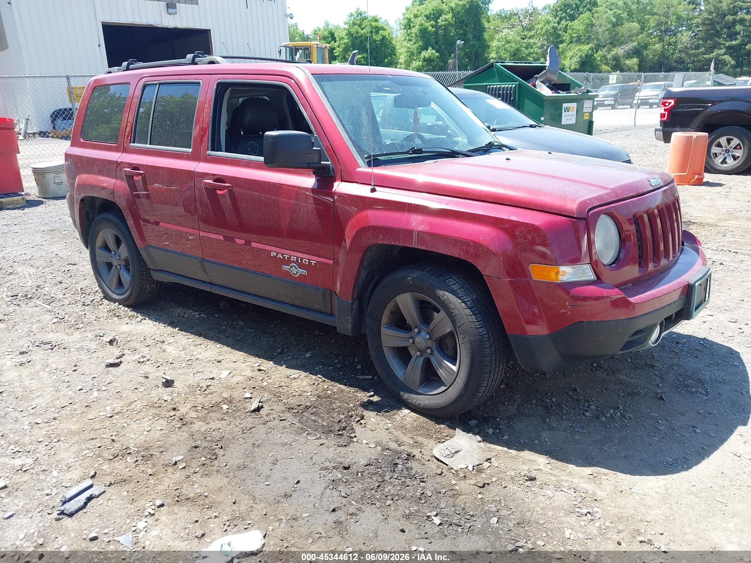 2013 Jeep Patriot Latitude, VIN 1C4NJRFB1DD249423 — Front end