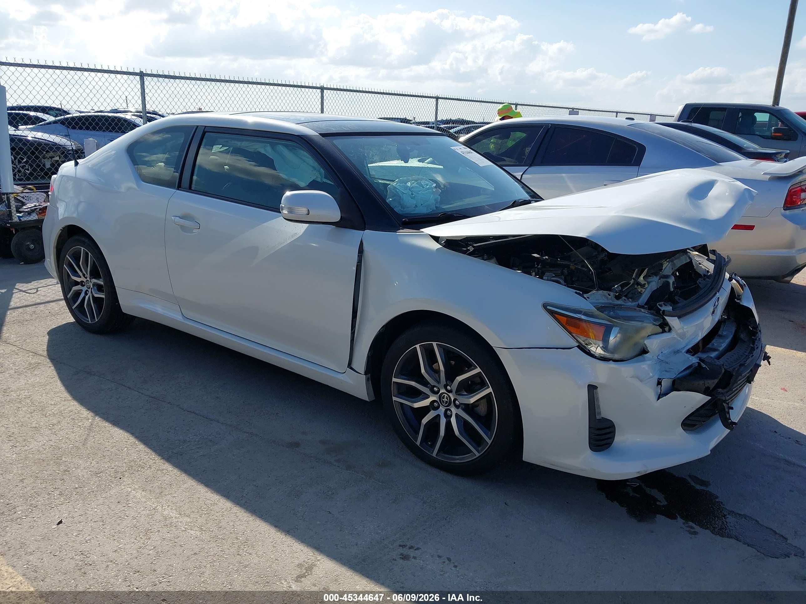 2015 Scion tC, VIN JTKJF5C79FJ012040 — Front end
