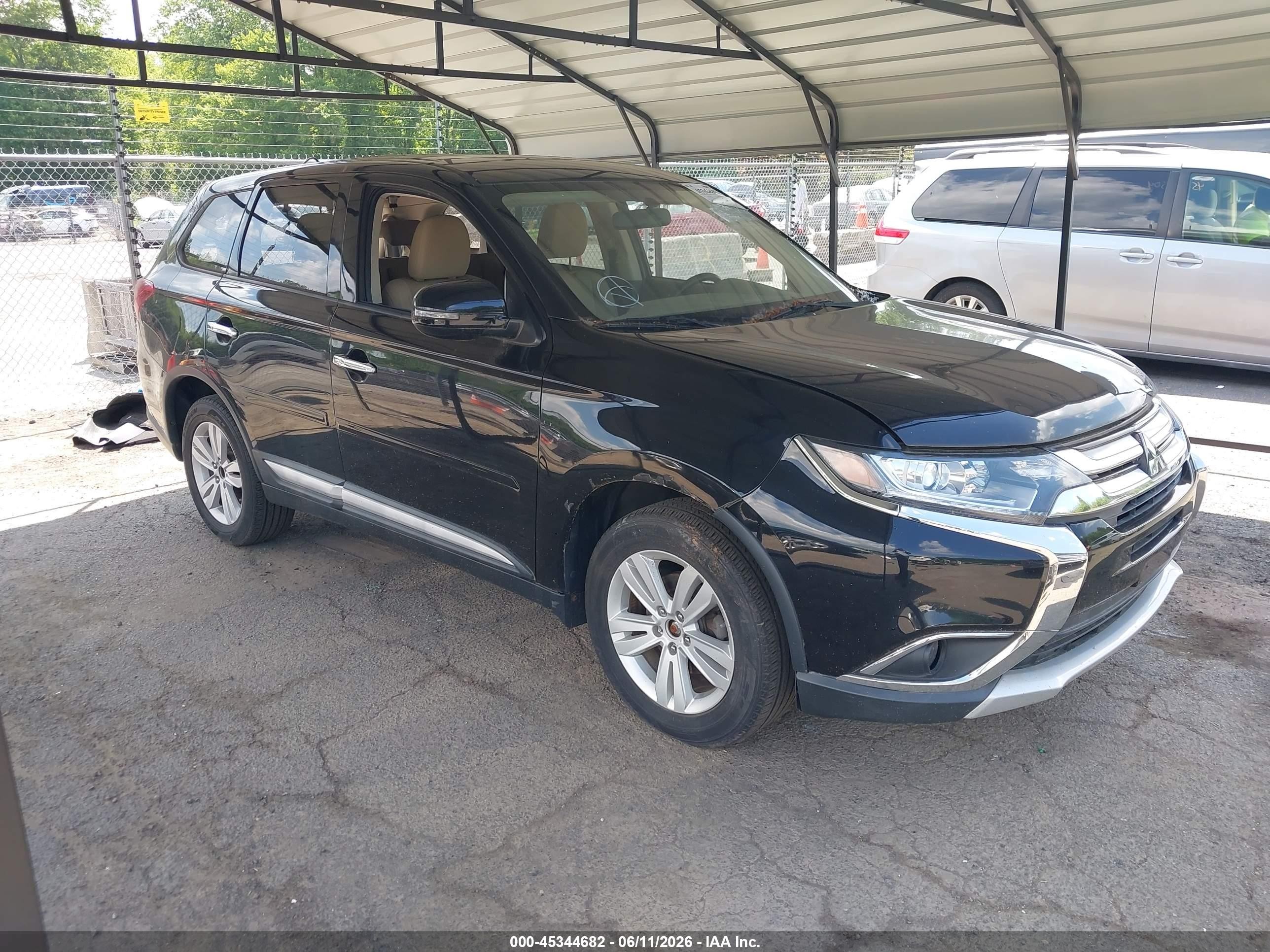 2016 Mitsubishi Outlander SE, VIN JA4AD3A37GZ012861 — Rear end