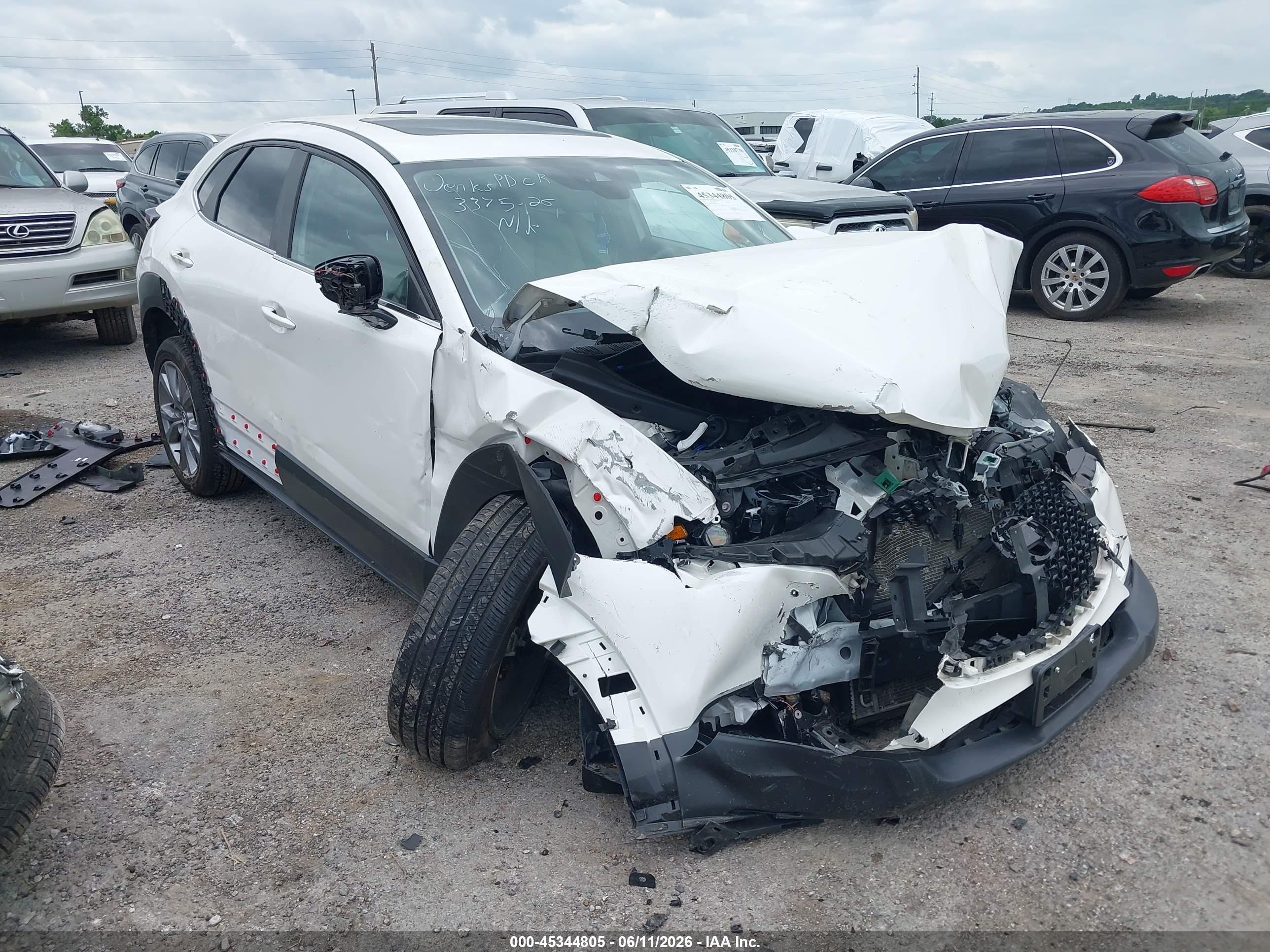 2021 Mazda CX-30 Preferred, VIN 3MVDMBCL8MM301317 — Front end