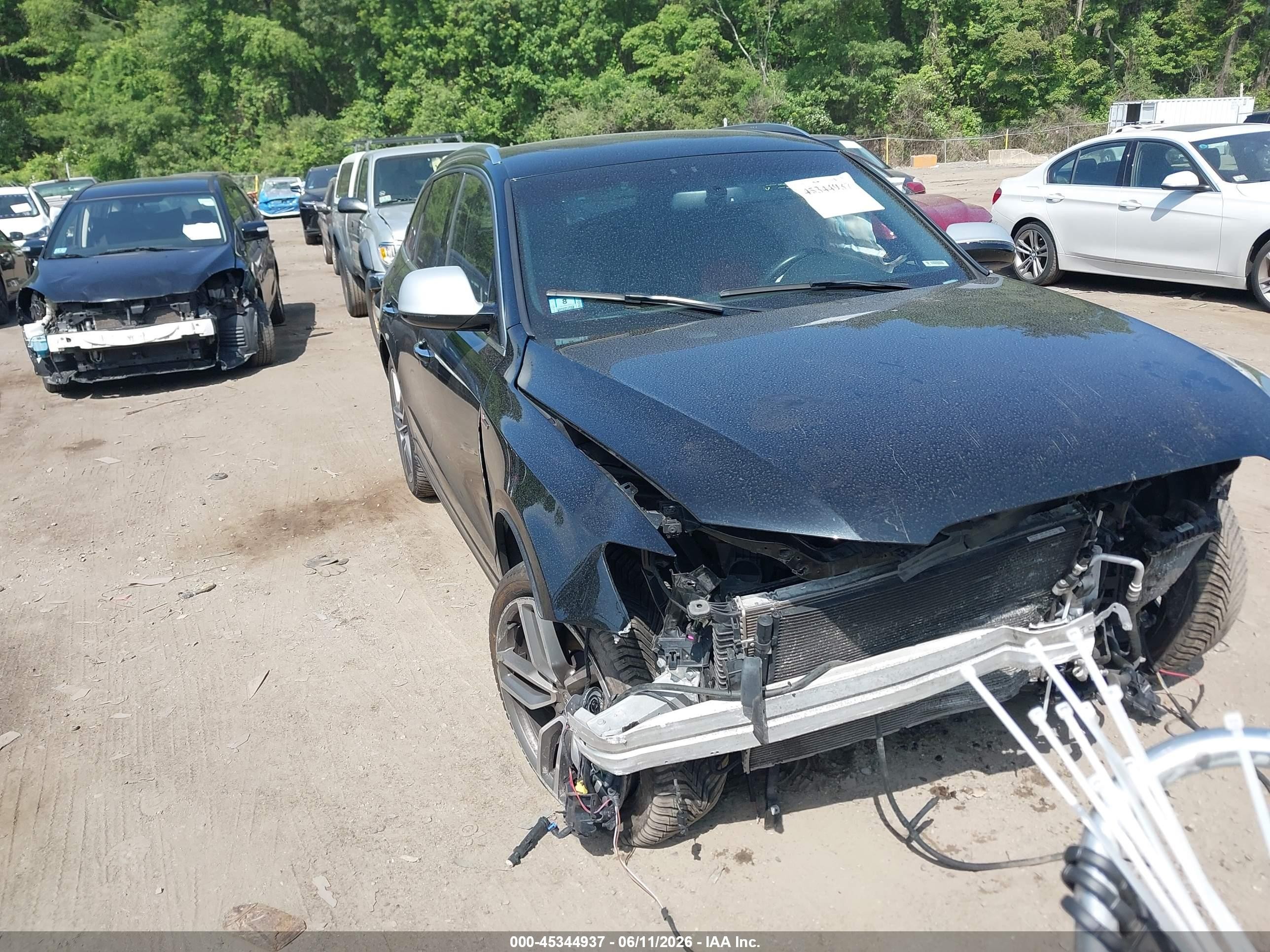 2015 Audi SQ5 Premium Plus, VIN WA1CGAFP7FA146752 — Front end