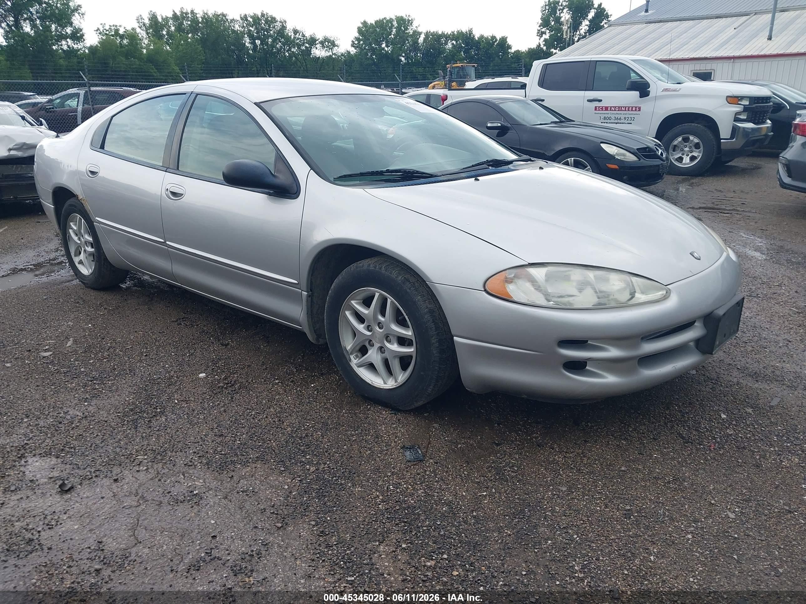 2002 Dodge Intrepid SE, VIN 2B3HD46R12H281228 — Normal wear