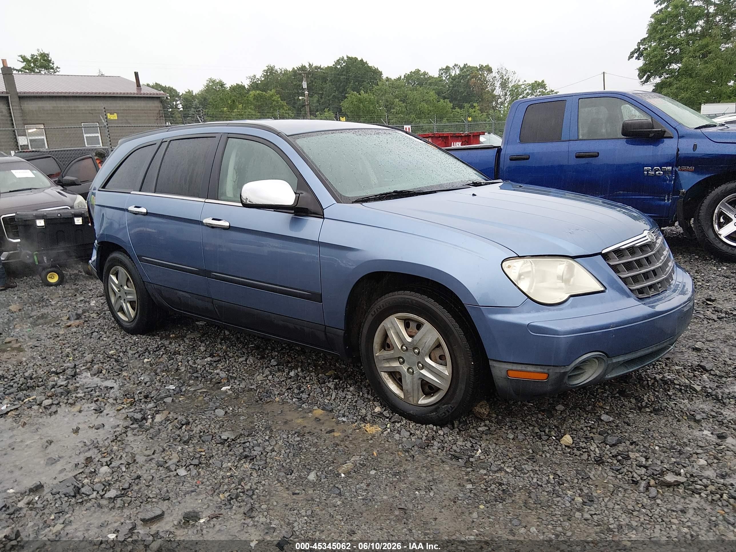 2007 Chrysler Pacifica, VIN 2A8GM48L77R256556 — Rear end
