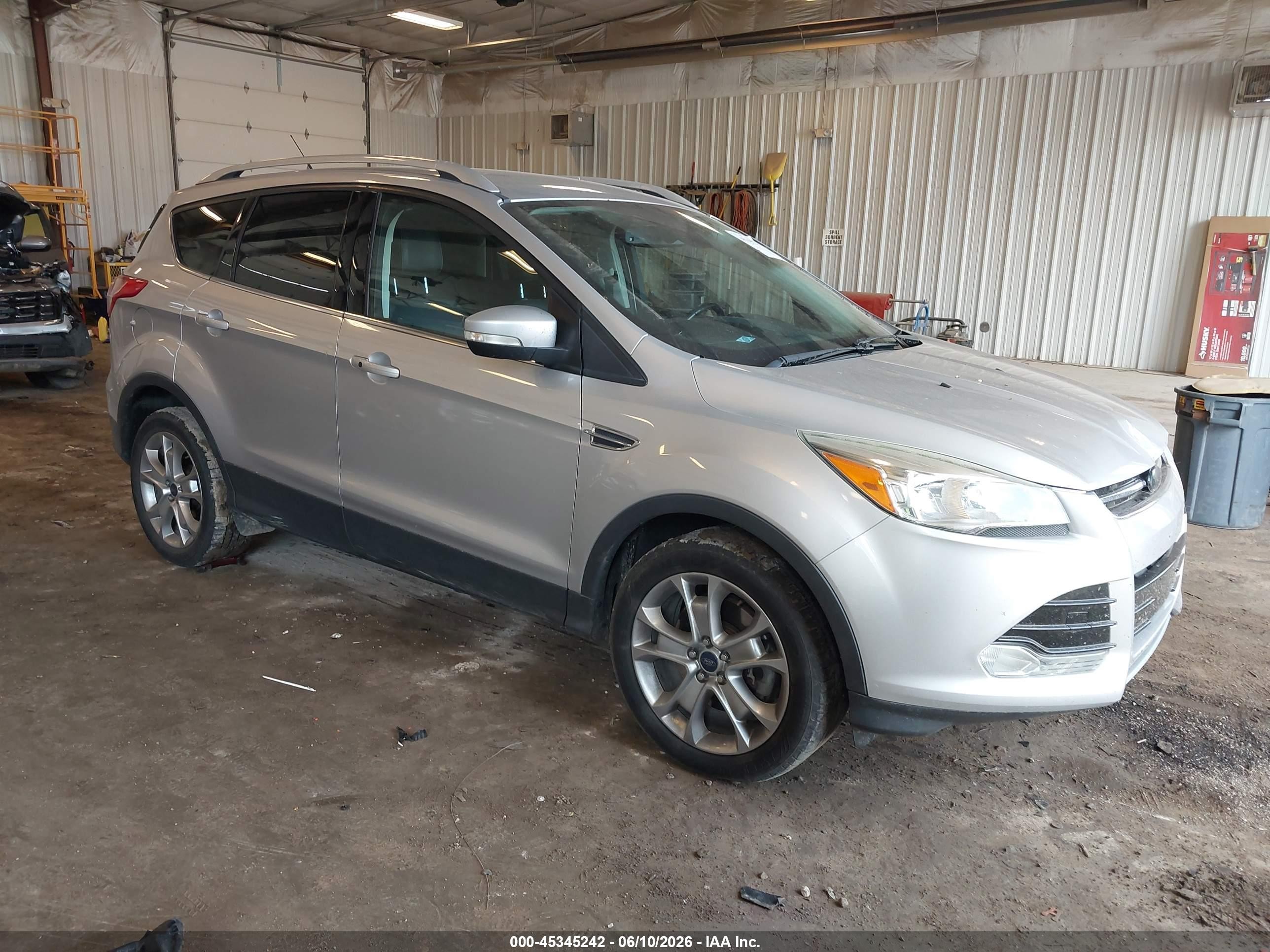 2015 Ford Escape Titanium, VIN 1FMCU9JX5FUB92482 — Front end