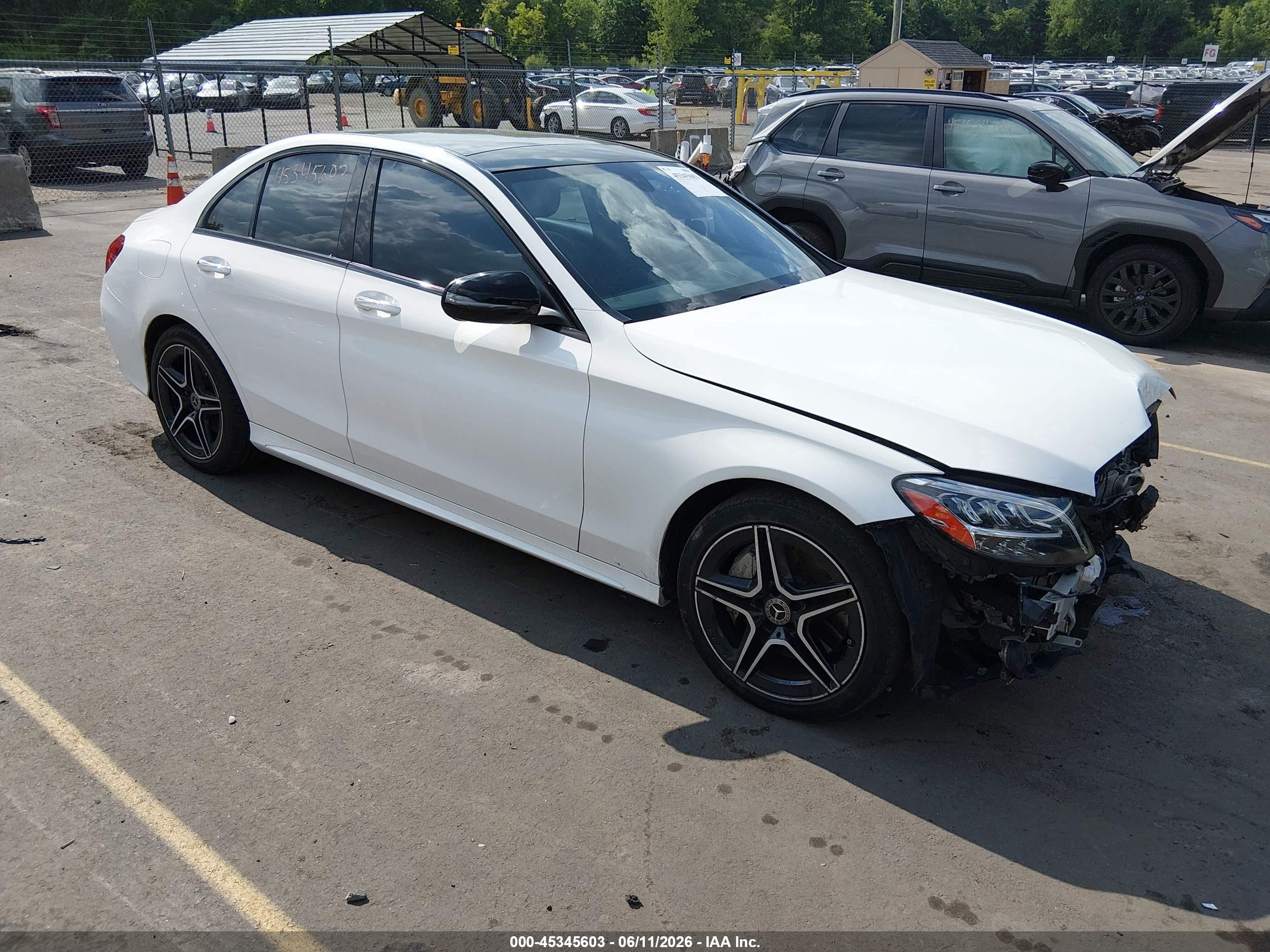 2019 Mercedes-Benz C 300, VIN 55SWF8EB9KU287701 — Front end