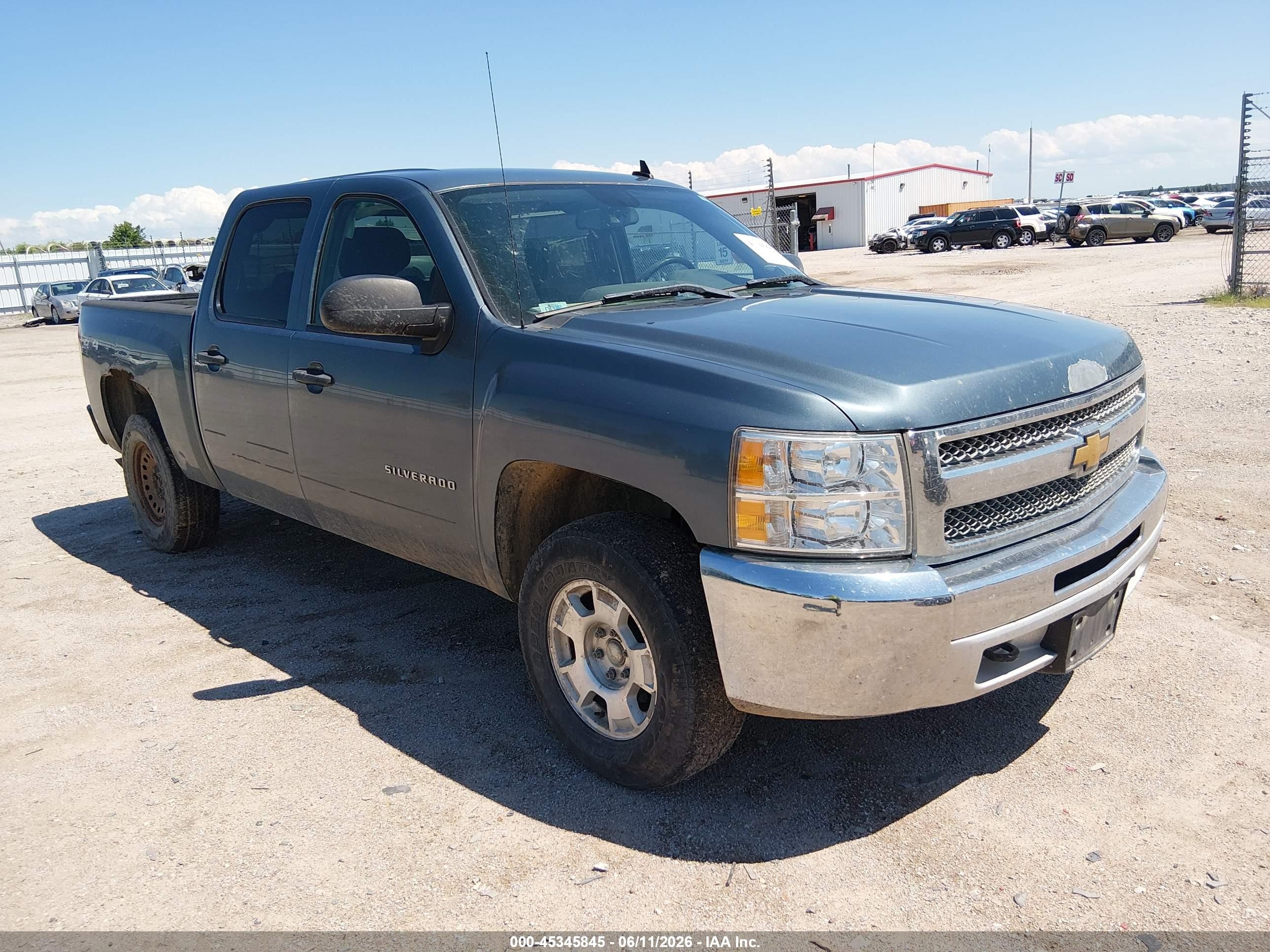 2013 Chevrolet Silverado 1500 LT, VIN 3GCPKSE72DG254160 — Side