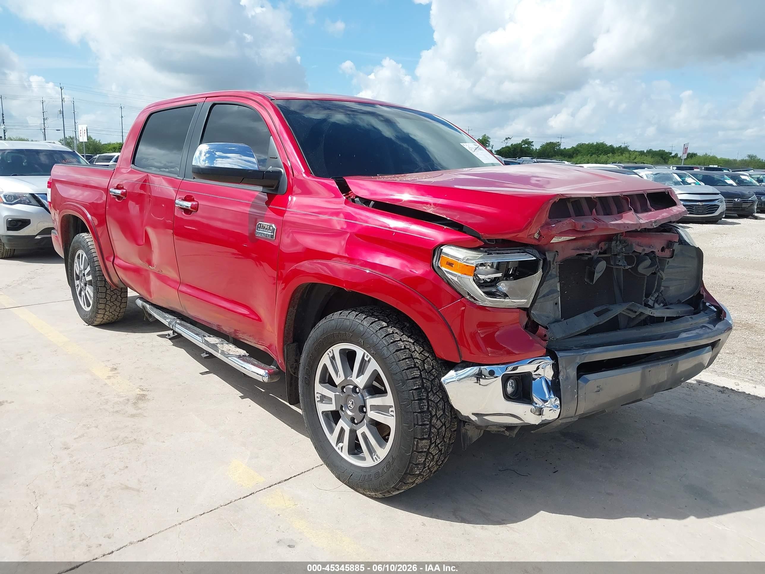 2021 Toyota Tundra Platinum, VIN 5TFGY5F14MX279440 — Перед
