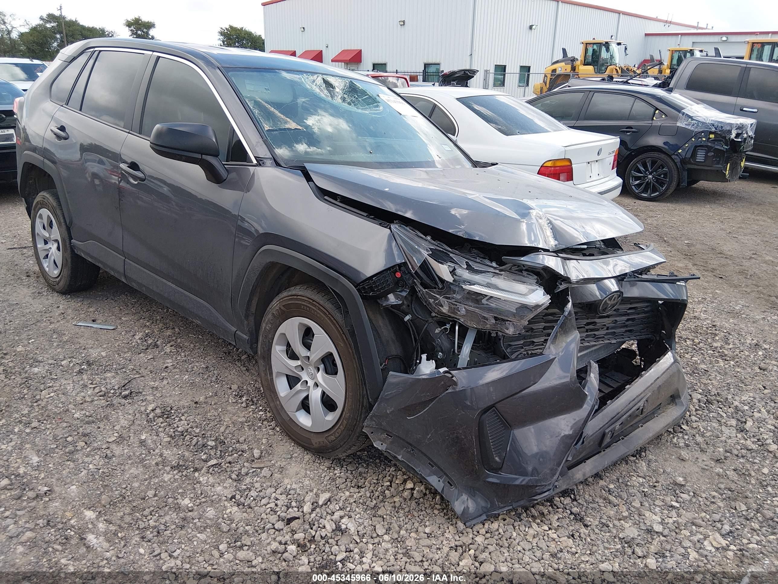 2025 Toyota RAV4 LE, VIN 2T3H1RFV0SW381659 — Перед