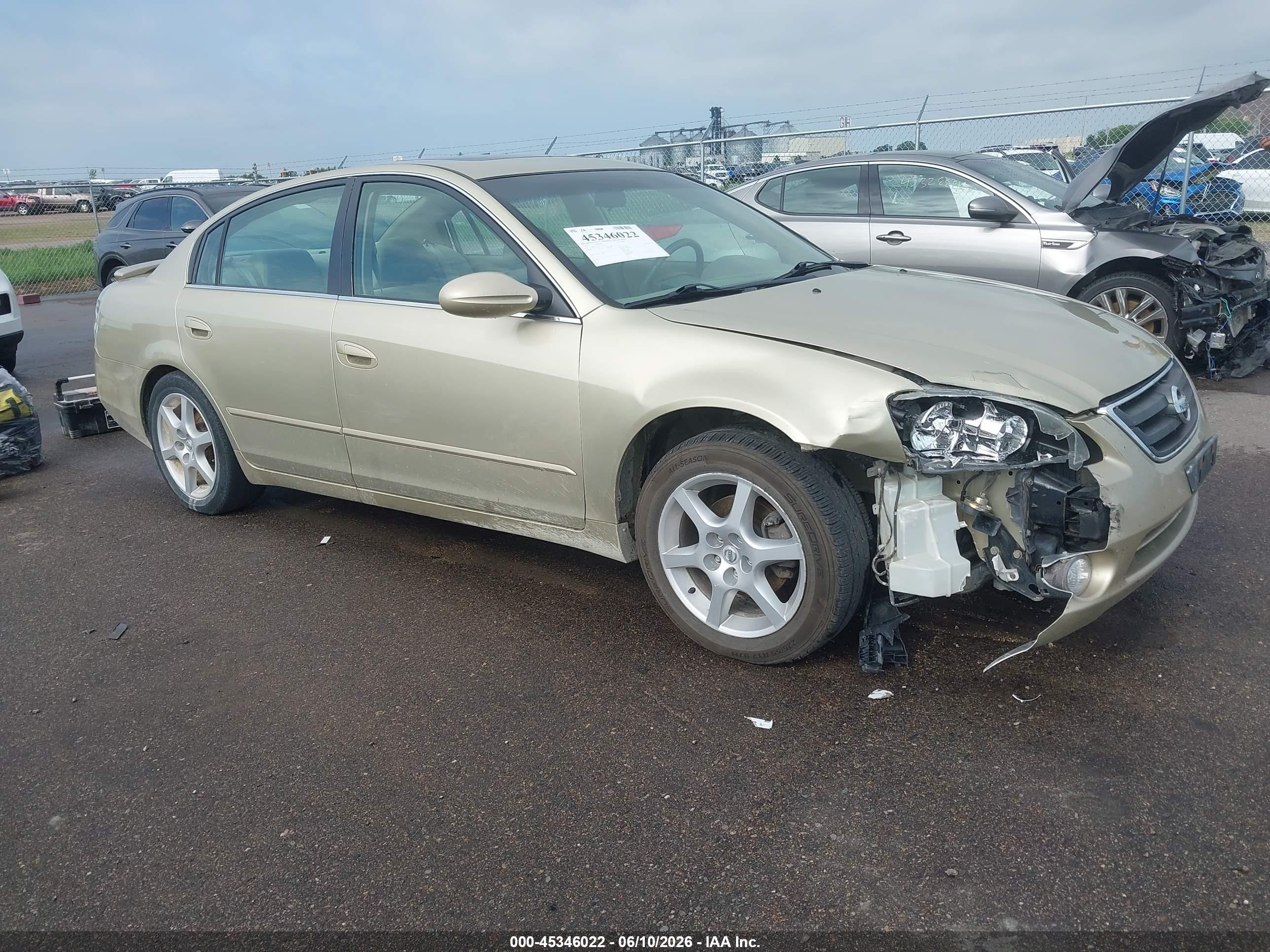 2002 Nissan Altima SE, VIN 1N4BL11D72C110512 — Front end