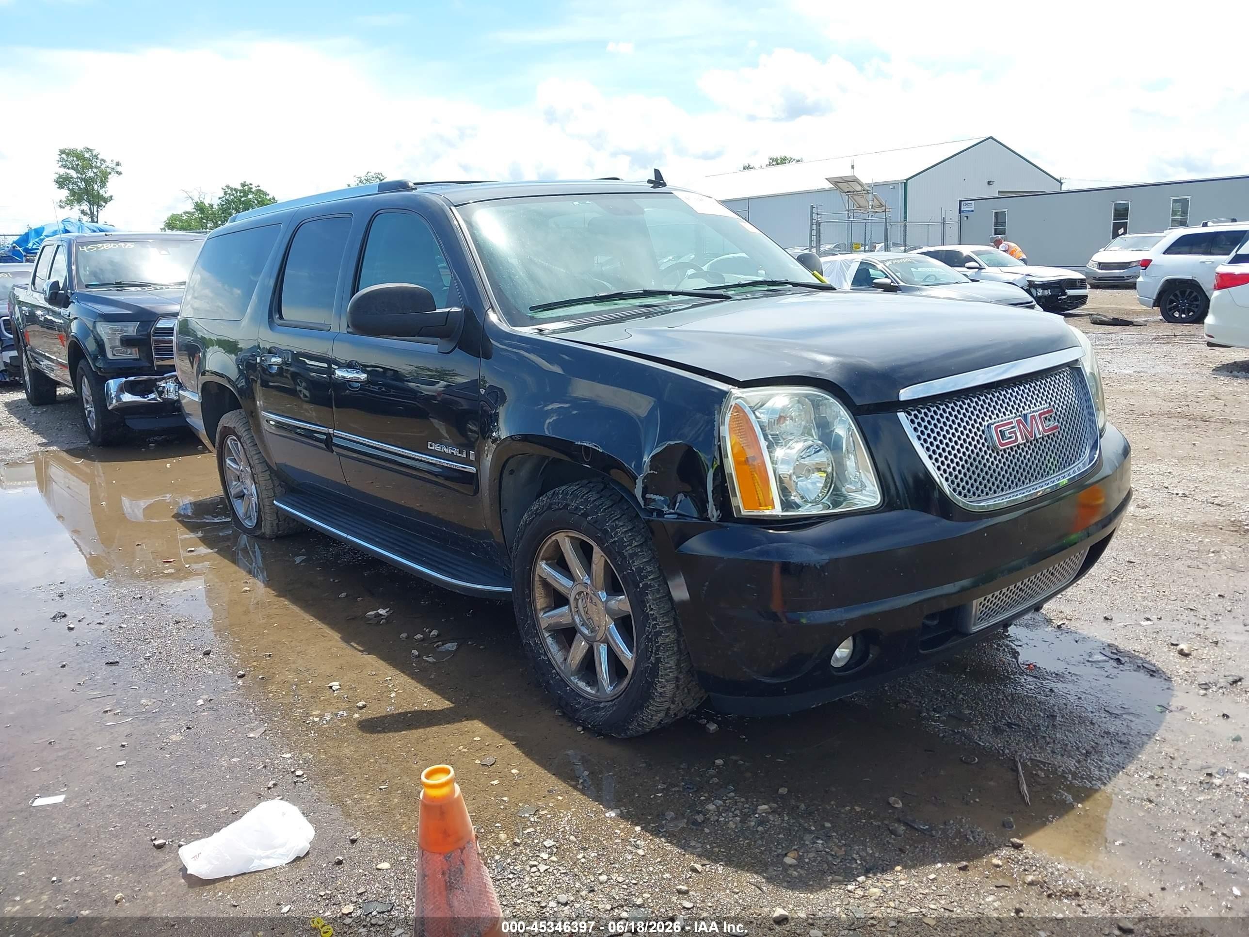 2007 GMC Yukon XL, VIN 1GKFK66857J222238 — Зад