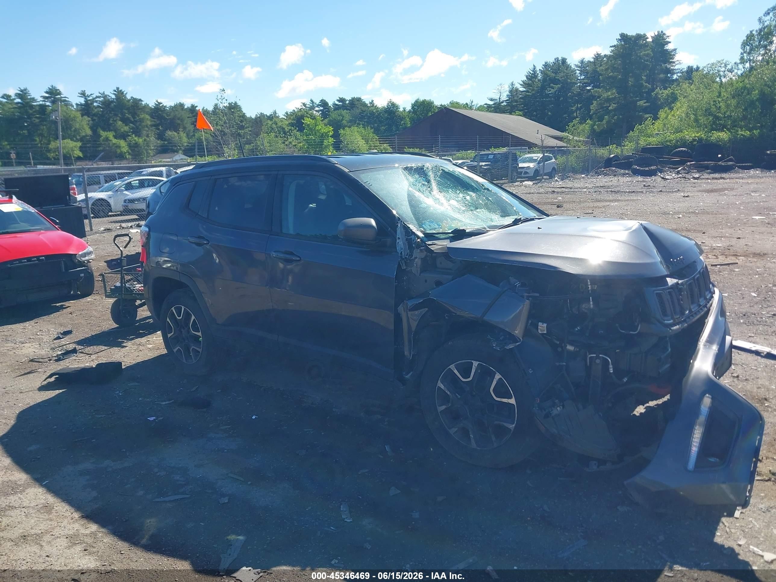 2020 Jeep Compass Trailhawk, VIN 3C4NJDDB7LT137806 — Front end
