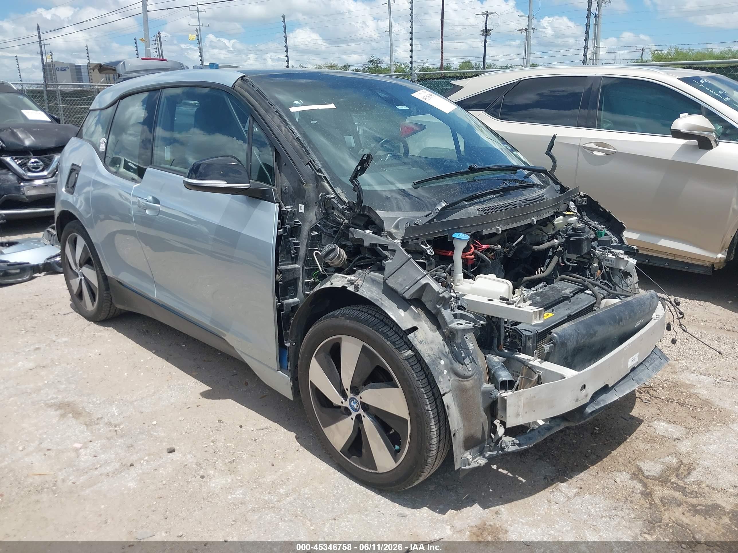 2017 BMW i3, VIN WBY1Z8C37HV892095 — Front end