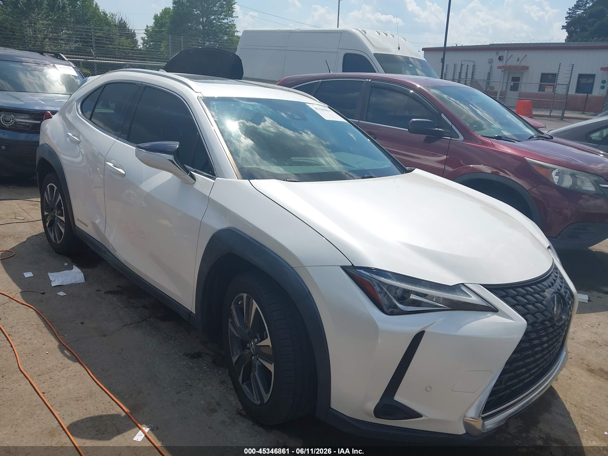 2020 Lexus UX 250h, VIN JTHP9JBH1L2021072 — Перед