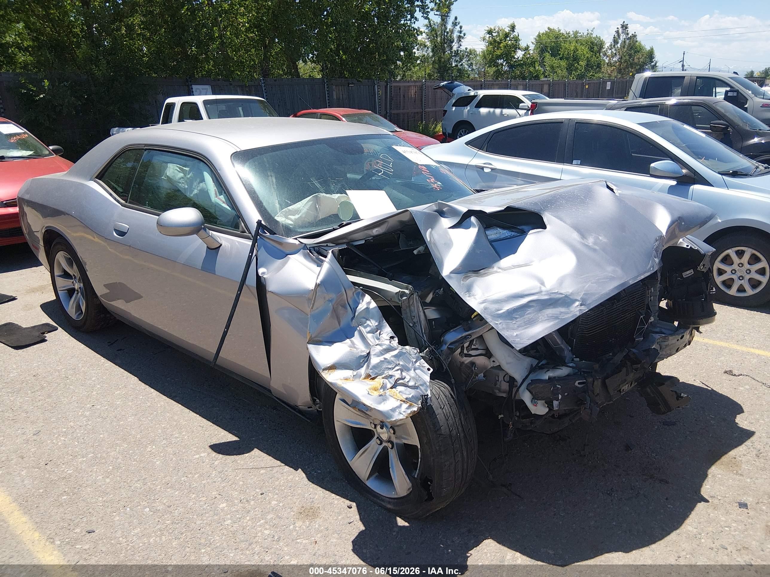2016 Dodge Challenger SXT, VIN 2C3CDZAG0GH108341 — Front end