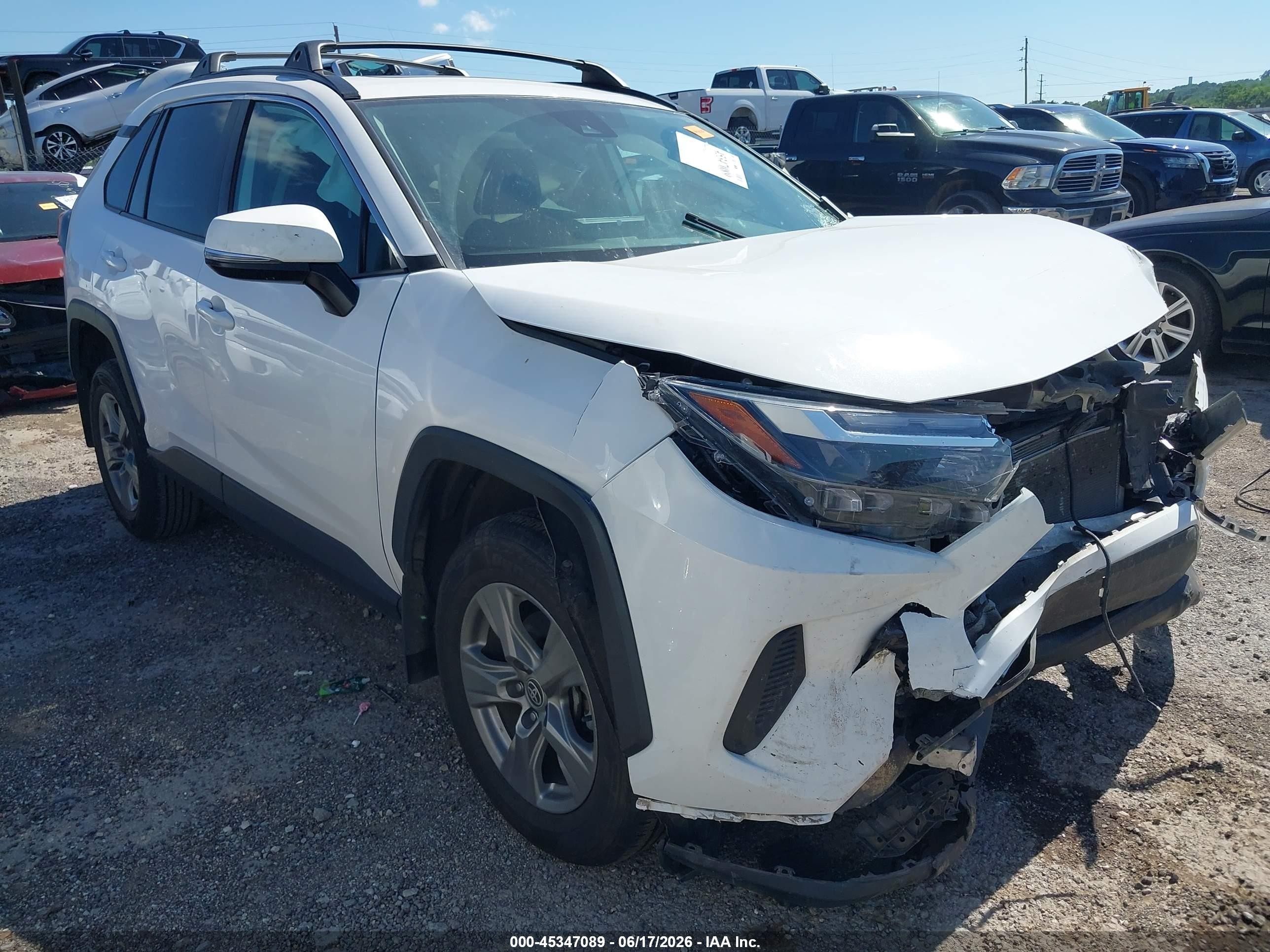 2024 Toyota RAV4 XLE, VIN 2T3W1RFV2RW308939 — Front end