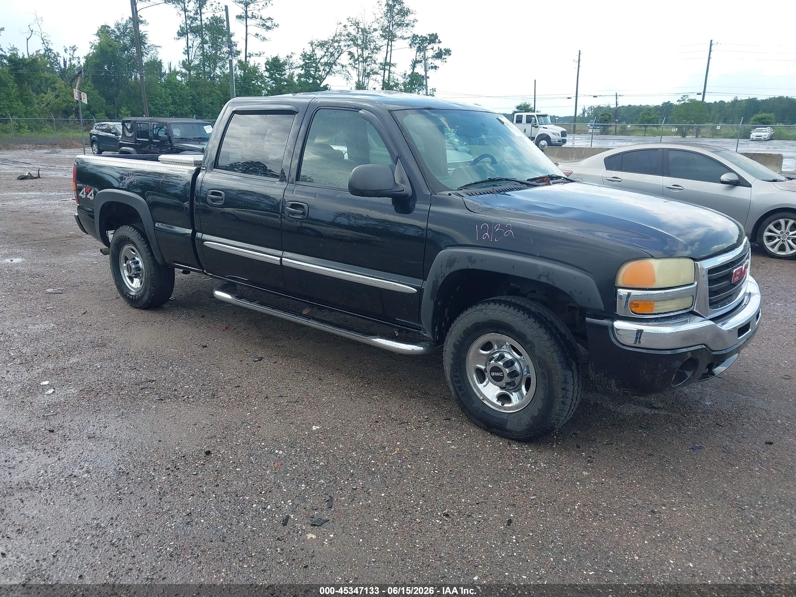 2005 GMC Sierra 1500HD SLE, VIN 1GTGK13U15F880689 — Roof