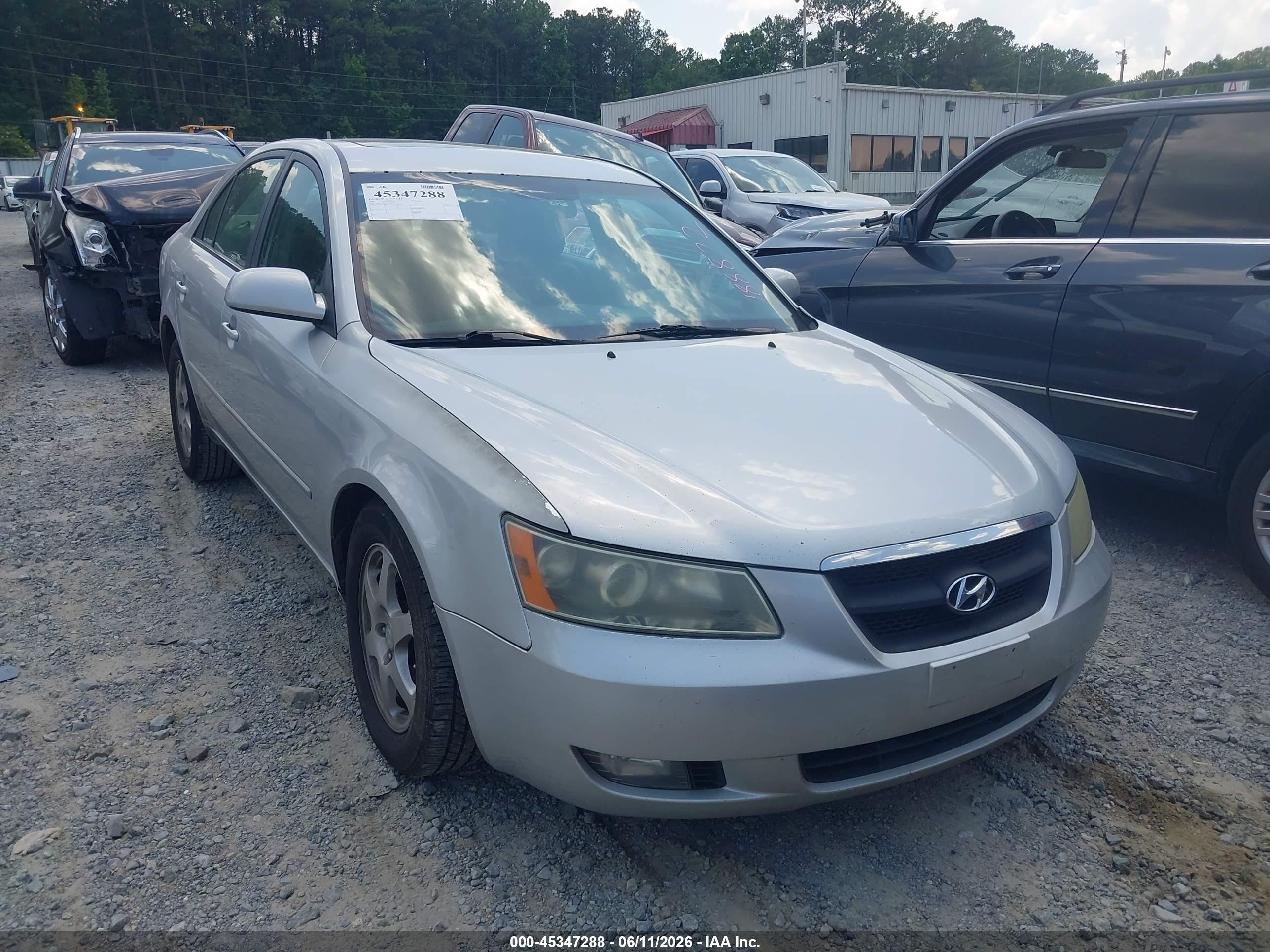 2007 Hyundai Sonata SE, VIN 5NPEU46F47H188872 — Side