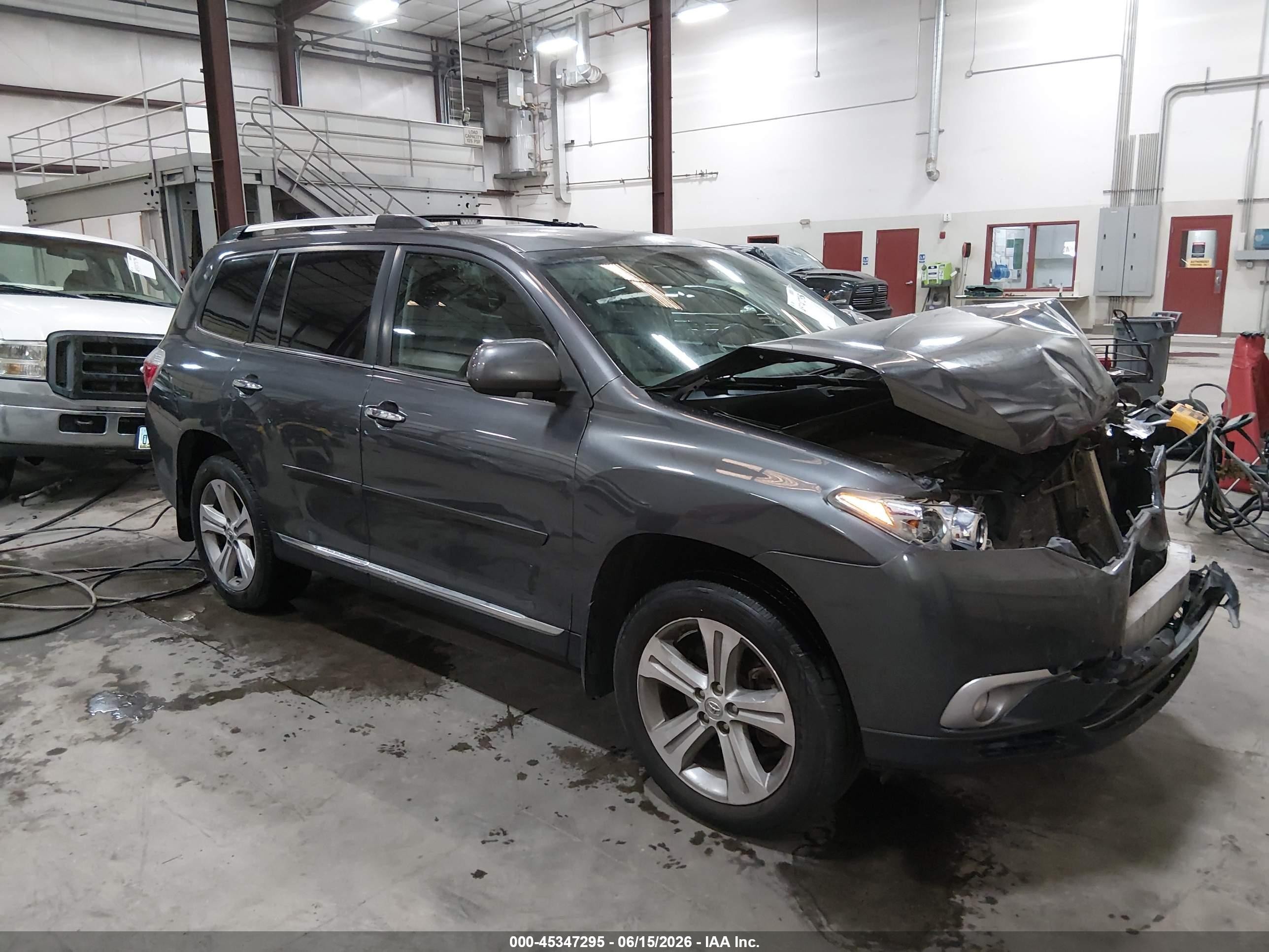 2013 Toyota Highlander Limited, VIN 5TDDK3EH9DS274280 — Front end