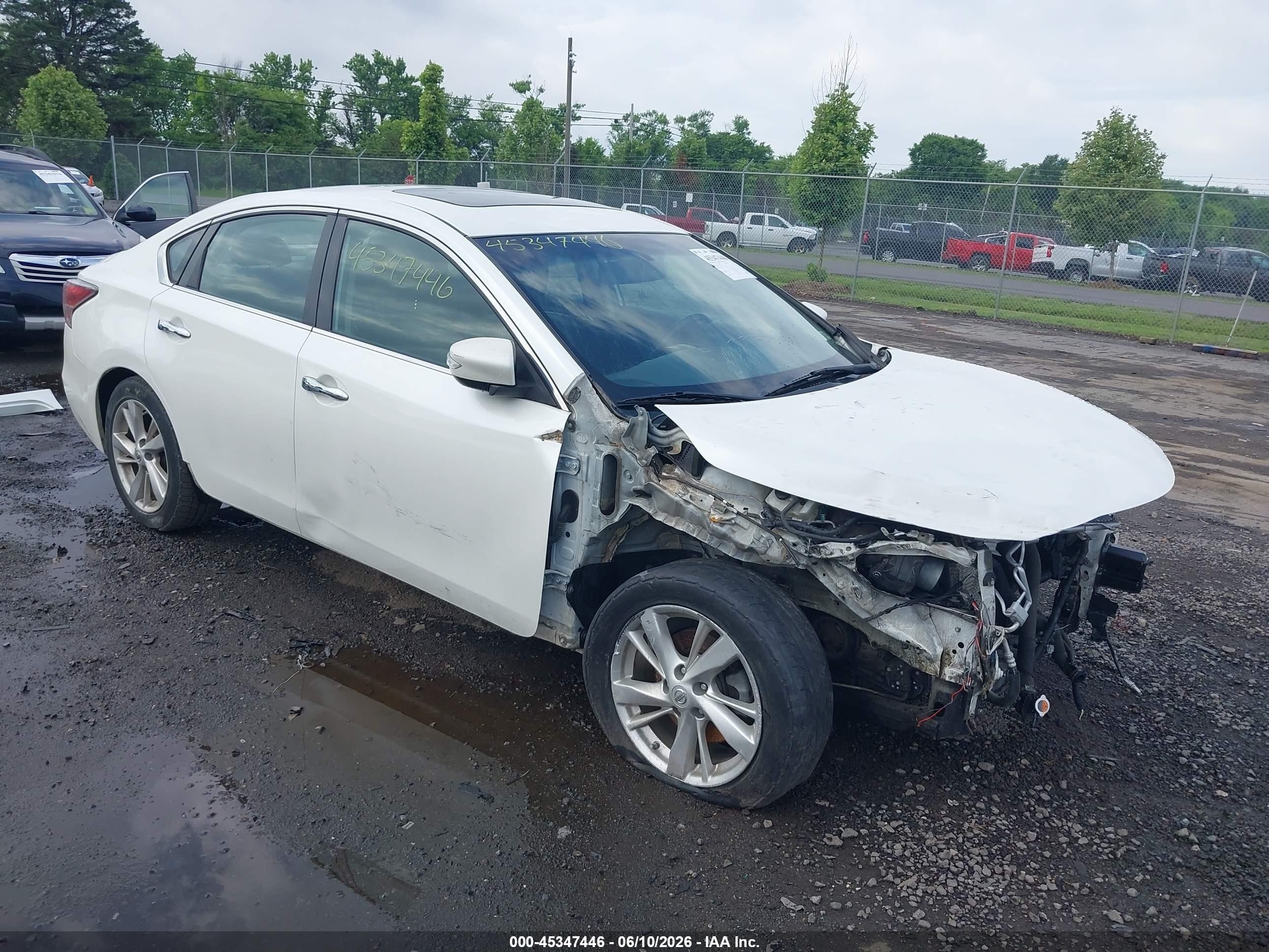 2014 Nissan Altima S, VIN 1N4AL3AP0EC170086 — Front end