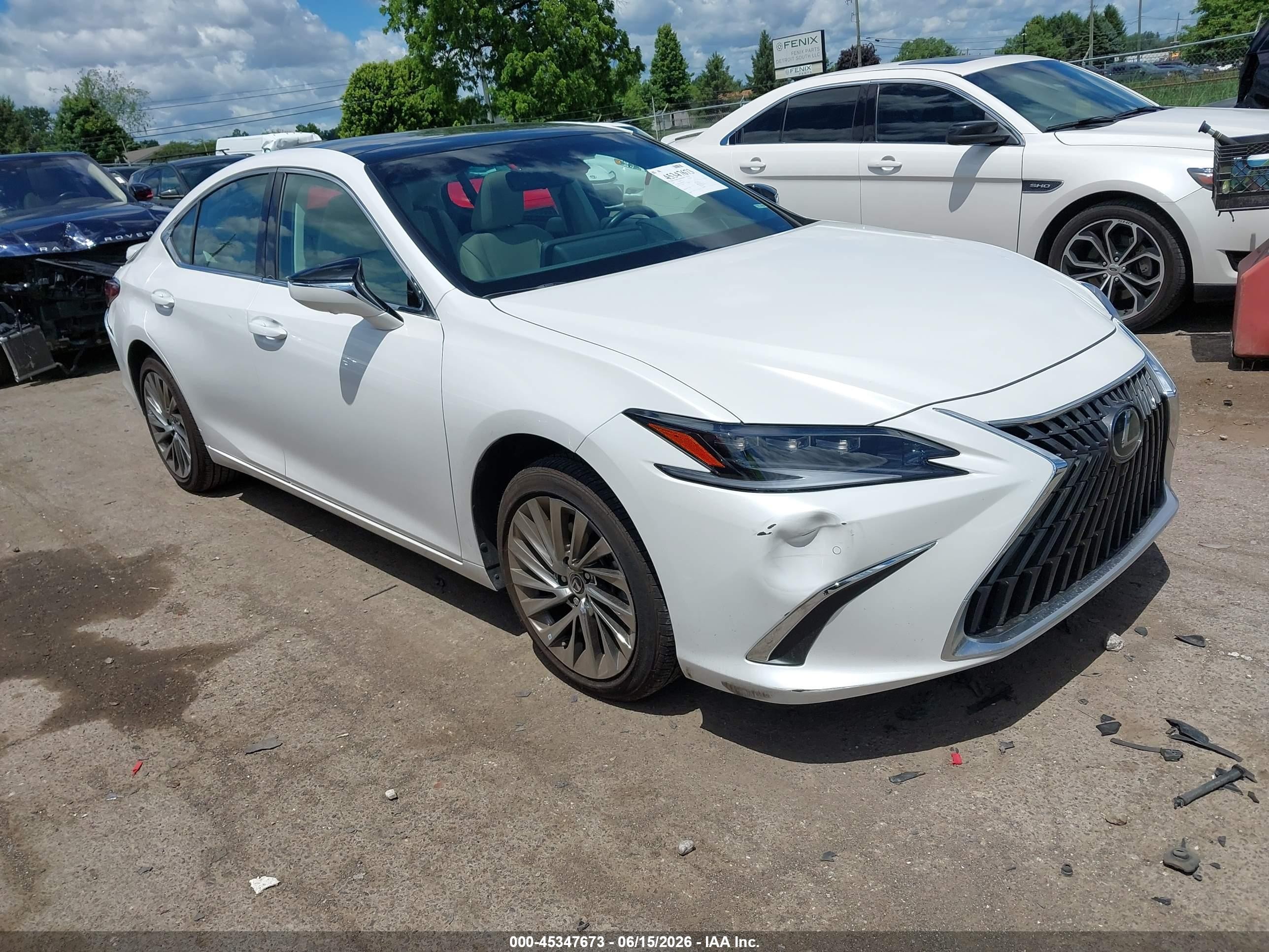 2025 Lexus ES 350 Ultra Luxury, VIN 58AFZ1B18SU218313 — Зад